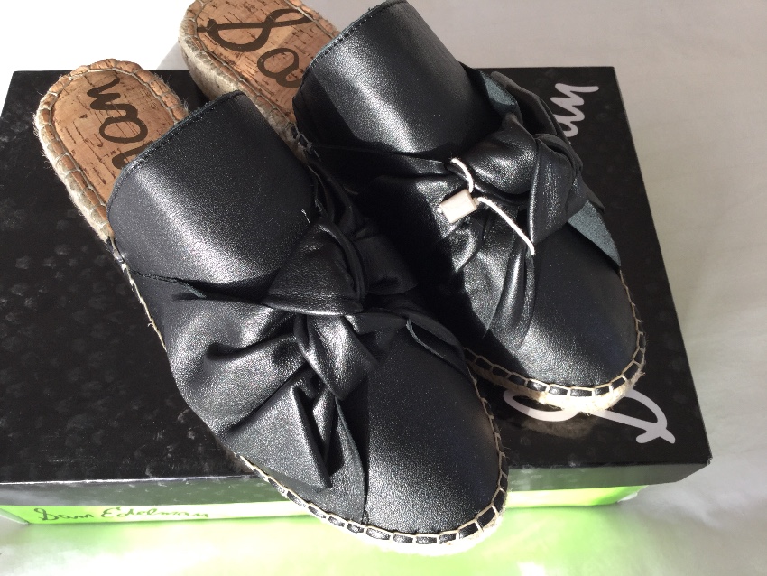 Sam Elderman bow mules Size 375 Black leather