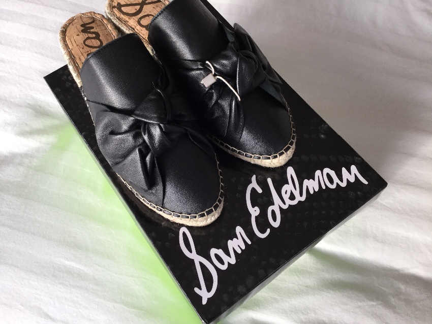 Sam Elderman bow mules Size 375 Black leather