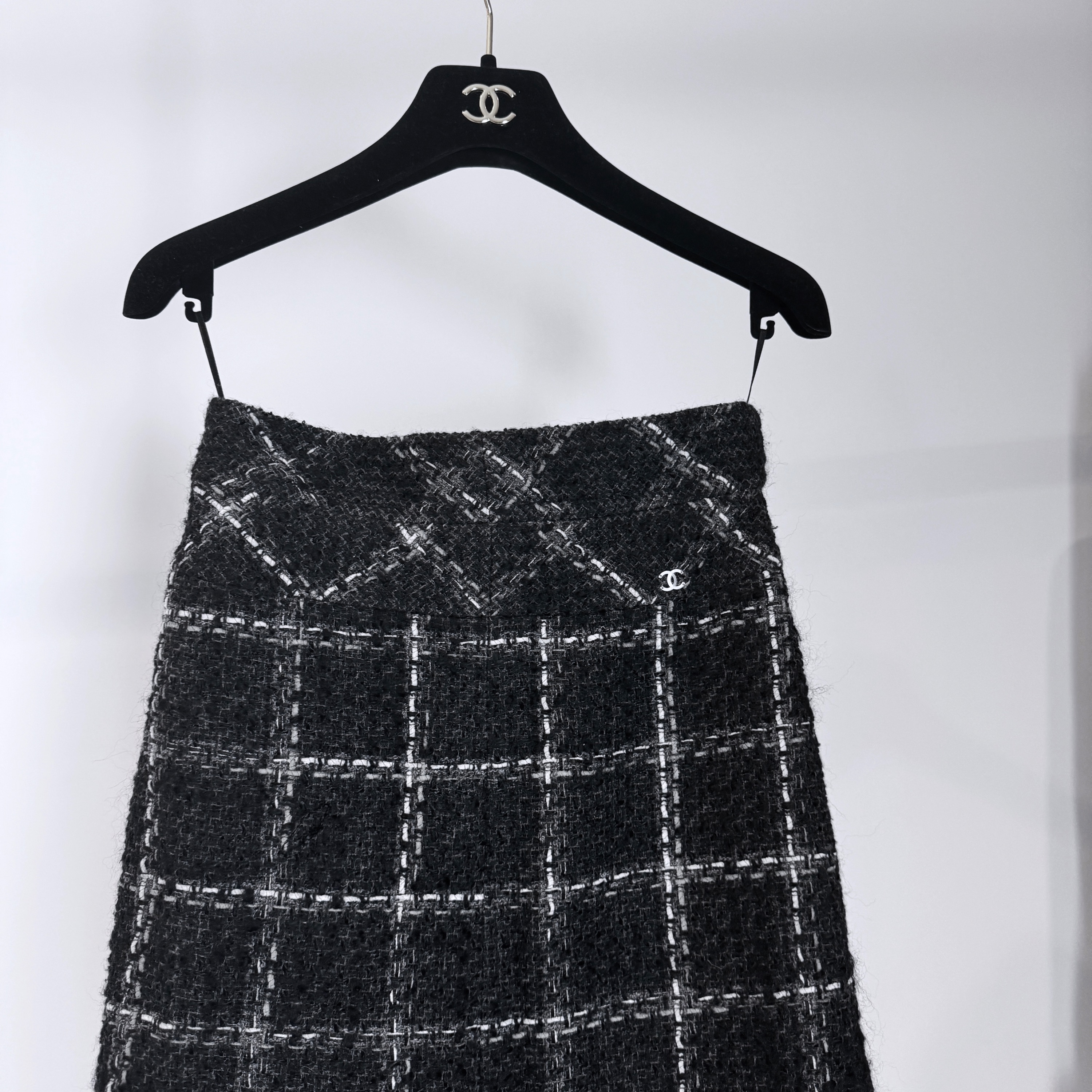 Chanel Checked Tweed Skirt With Charm At Waist Size S black