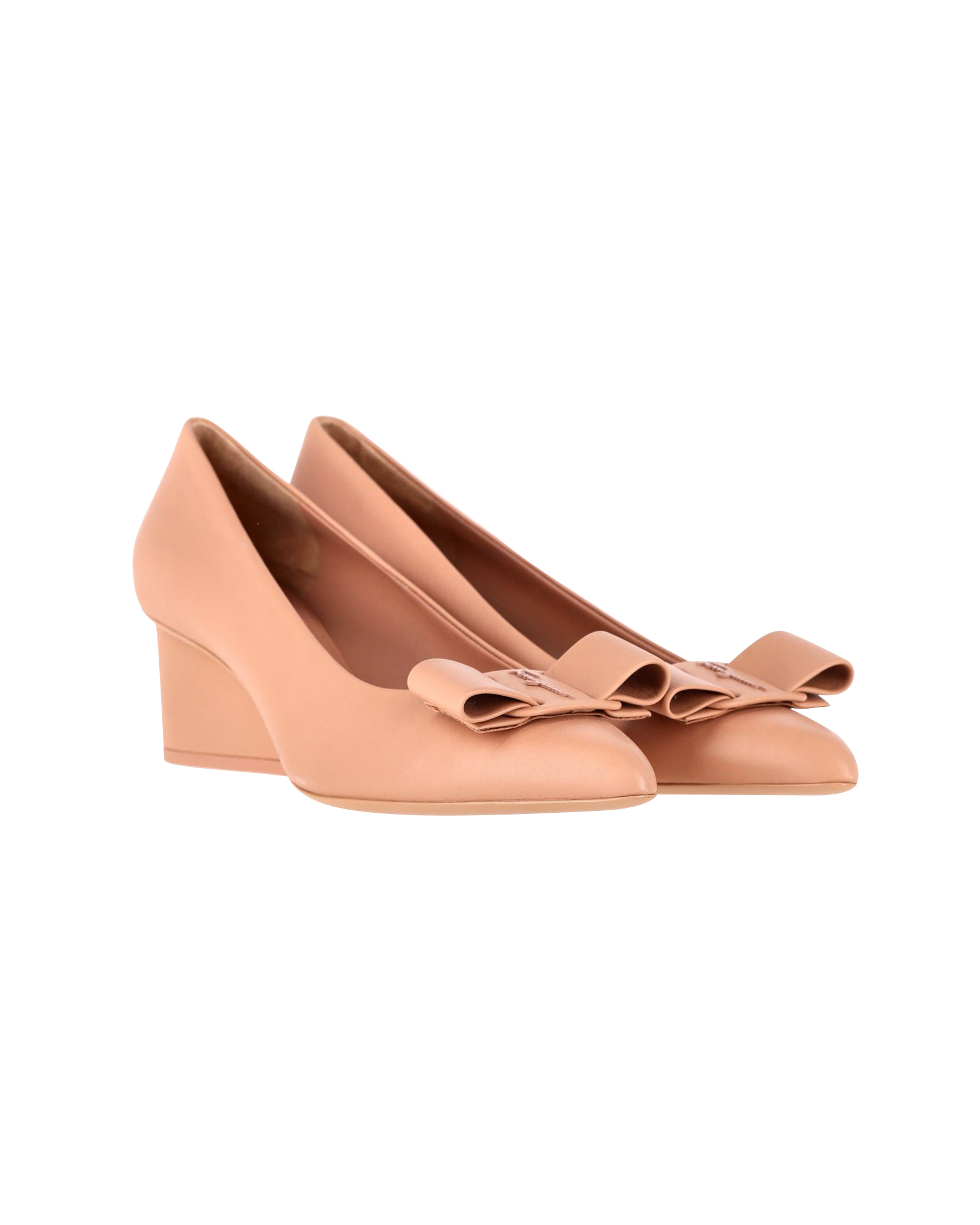 Preowned Salvatore Ferragamo Nude Viva Bow-Embellished Pumps Size 395 leather