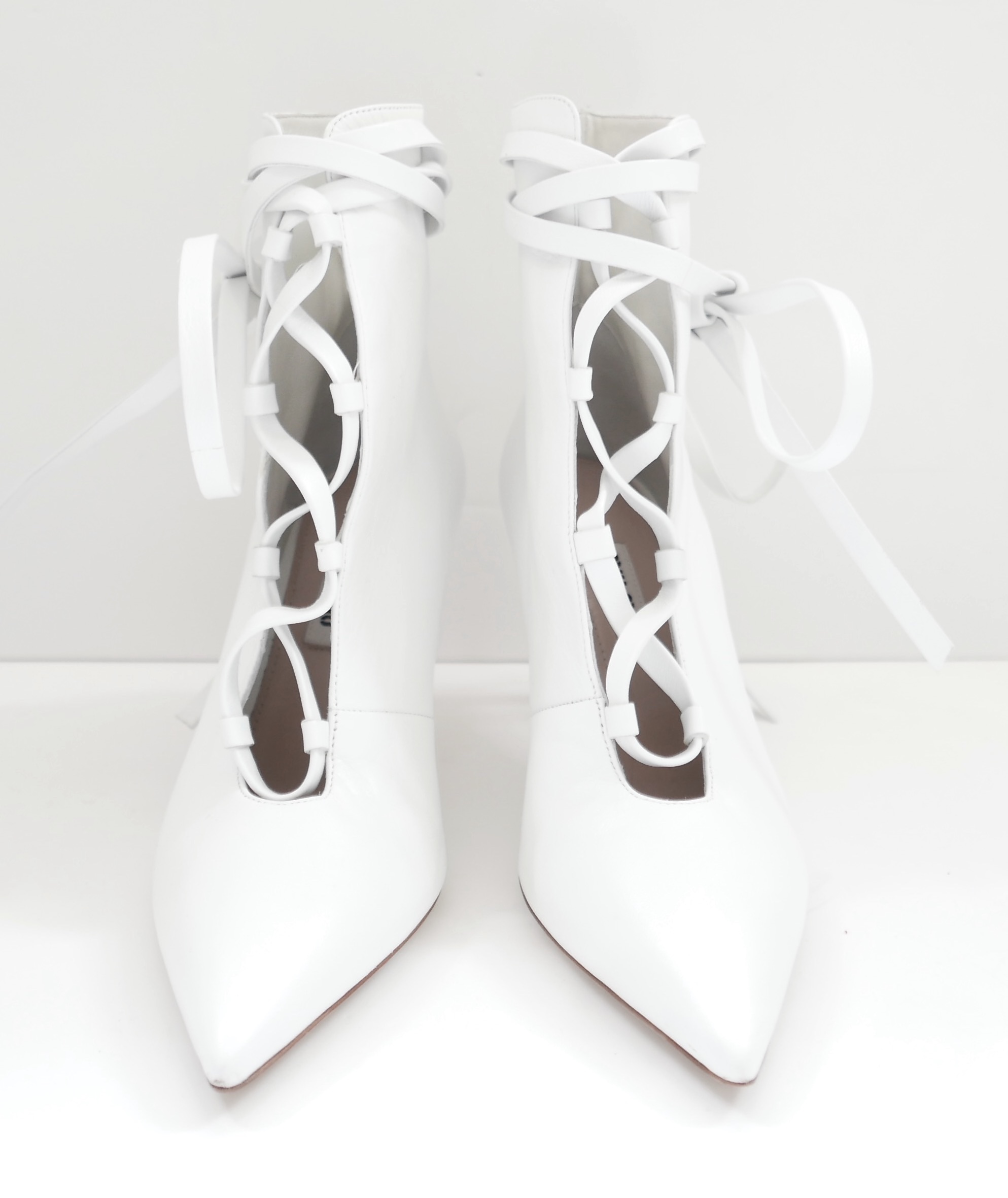 Preowned Miu Miu White Lace Up Ankle Boots Size 36 leather