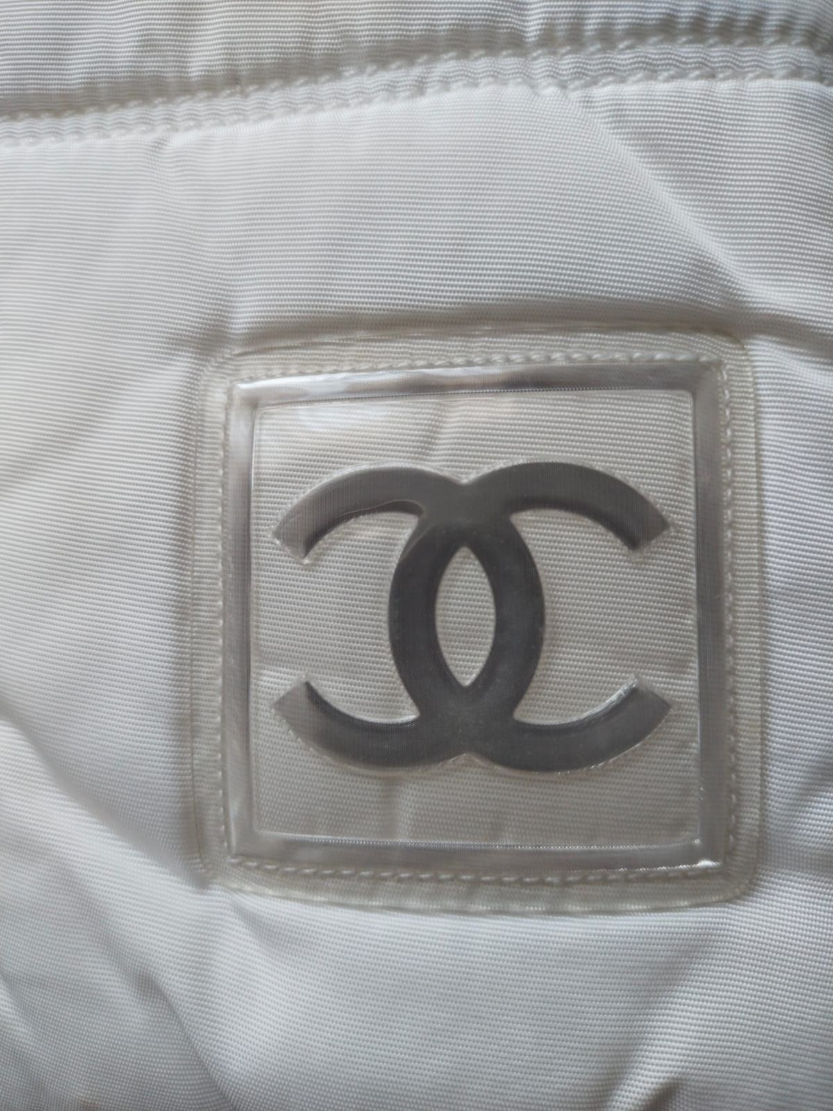 Preowned Chanel Identification White Quilted A-line Skirr Size S polyamide/lining-/polyester