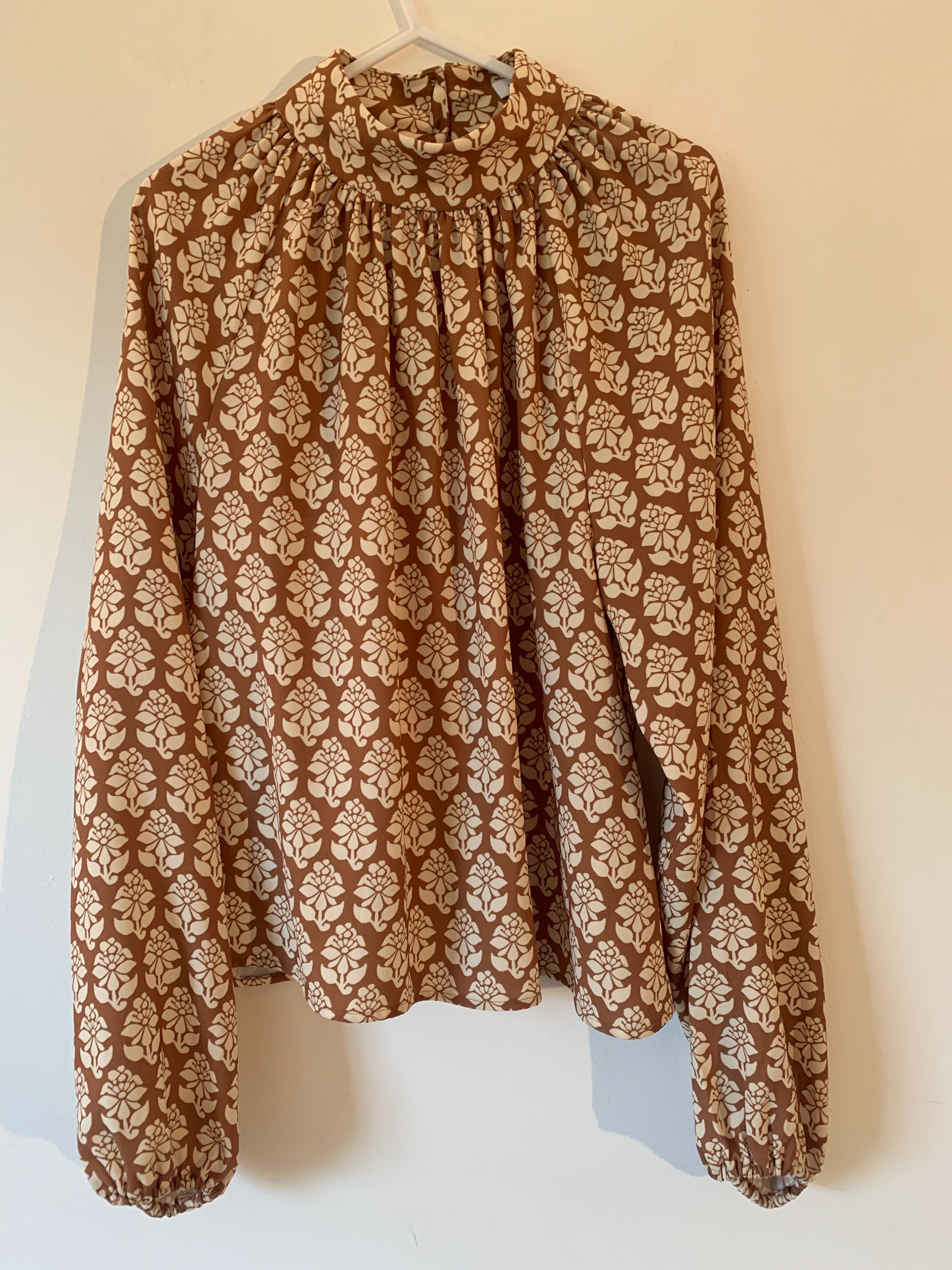 Rhode Floral High Neck Blouse Size S Cream and tan acetate/polyester