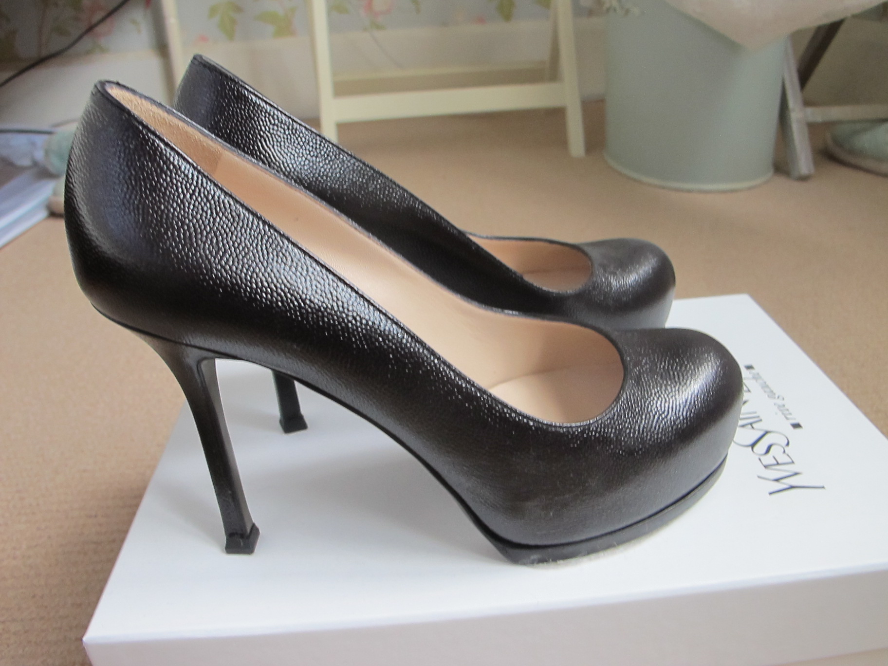 Preowned YSL Iconic Tribtoo pumps Size 365 Black leather