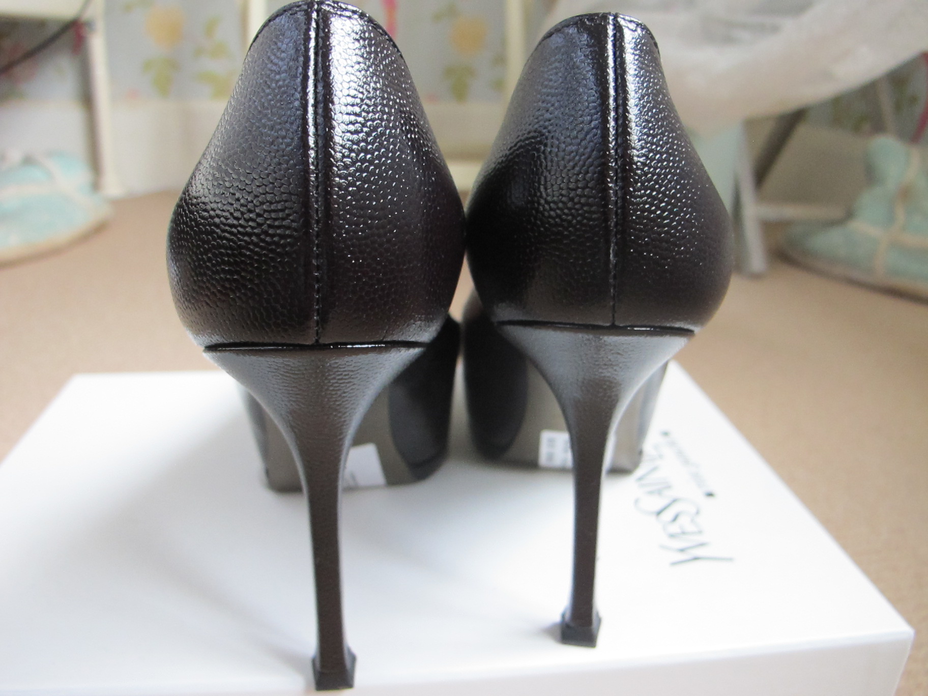 Preowned YSL Iconic Tribtoo pumps Size 365 Black leather