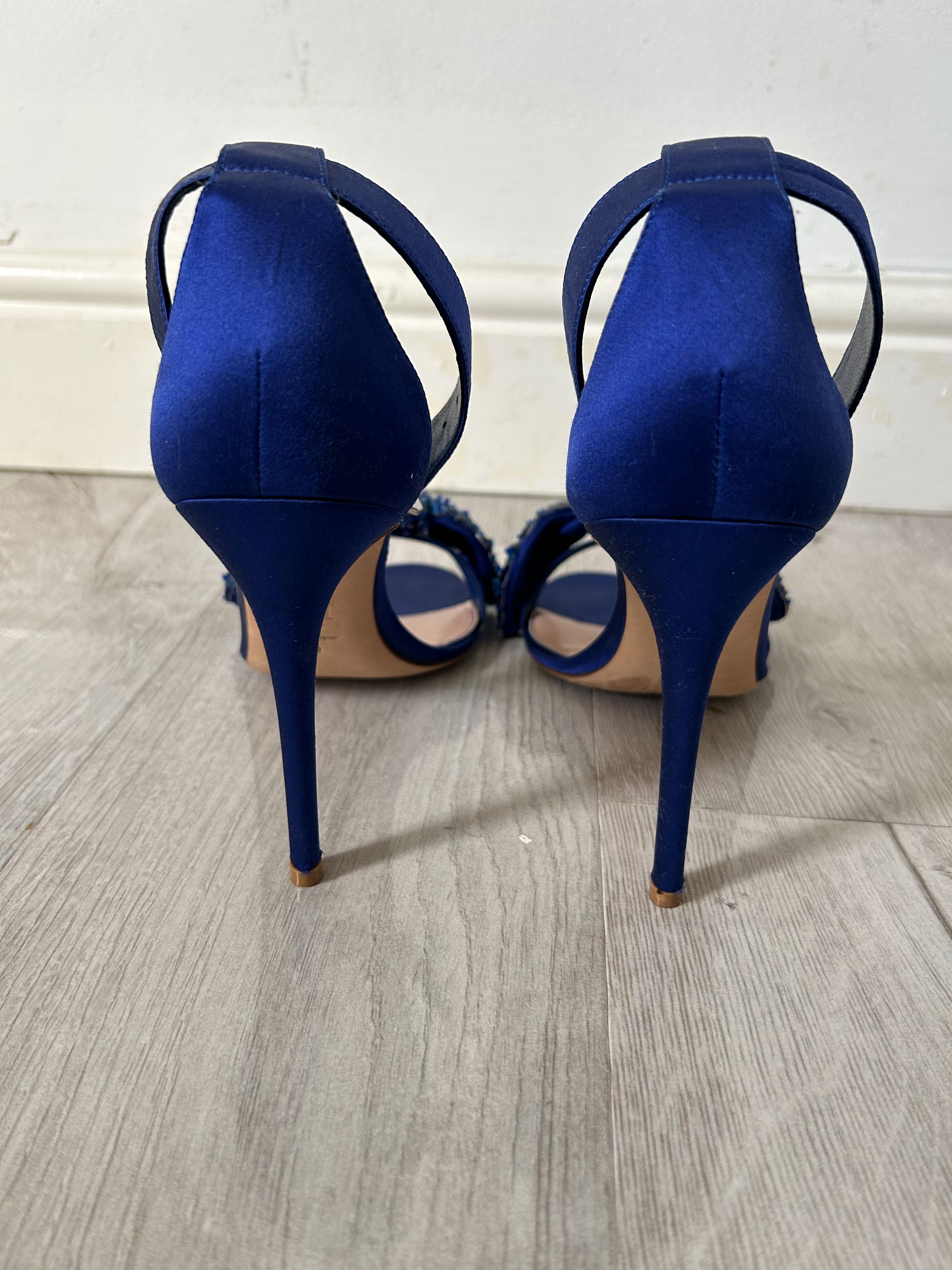 Preowned Alexander McQueen Blue Bow Embroidered Crystal Sandals Size 40 satin