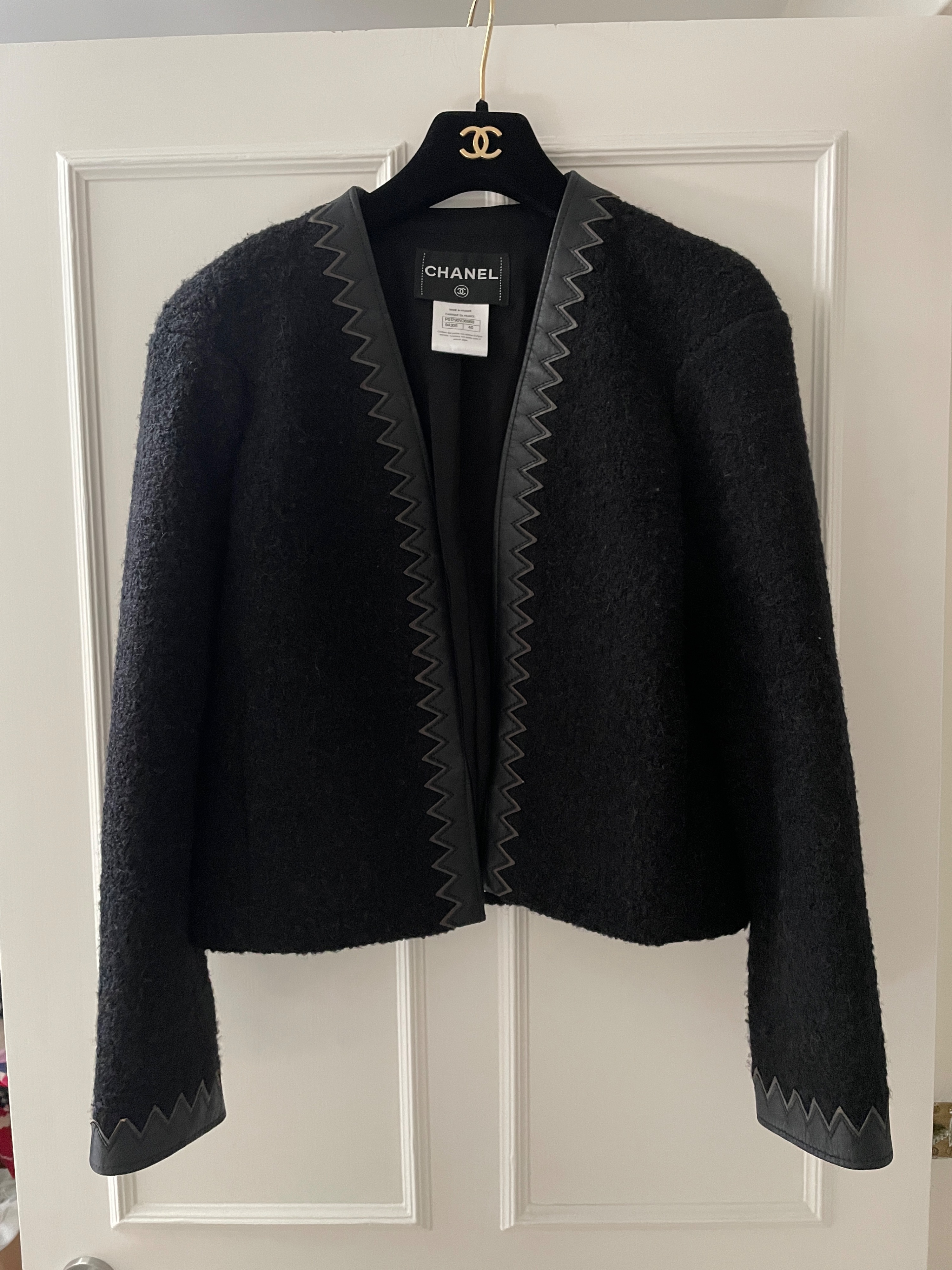 Preowned Chanel Paris/Salzburg Black Leather Trimmed Mohair Tweed Jacket Size M see photo