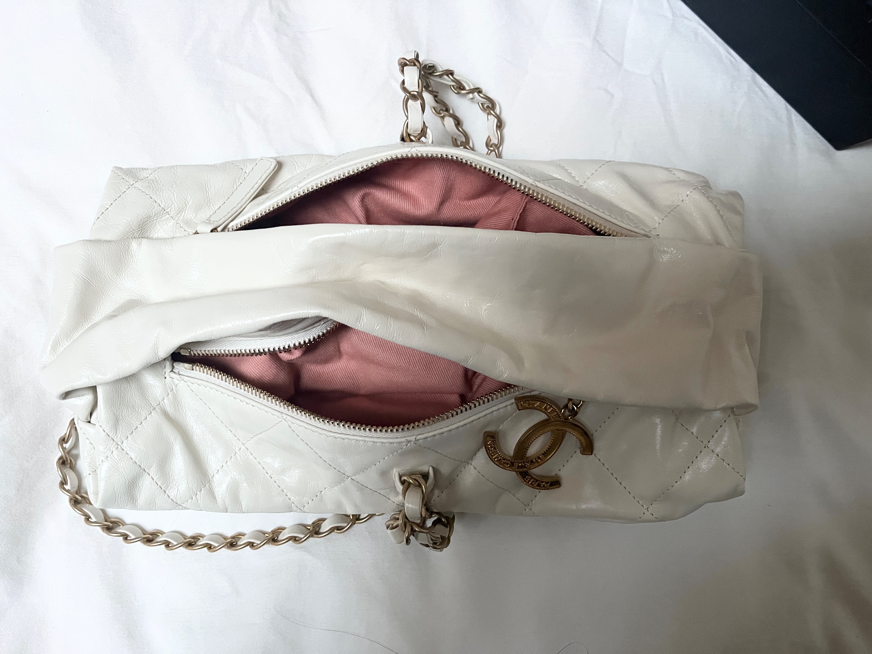 Preowned Chanel White Lambskin Midnight Swim Clutch Bag Size S Off white leather