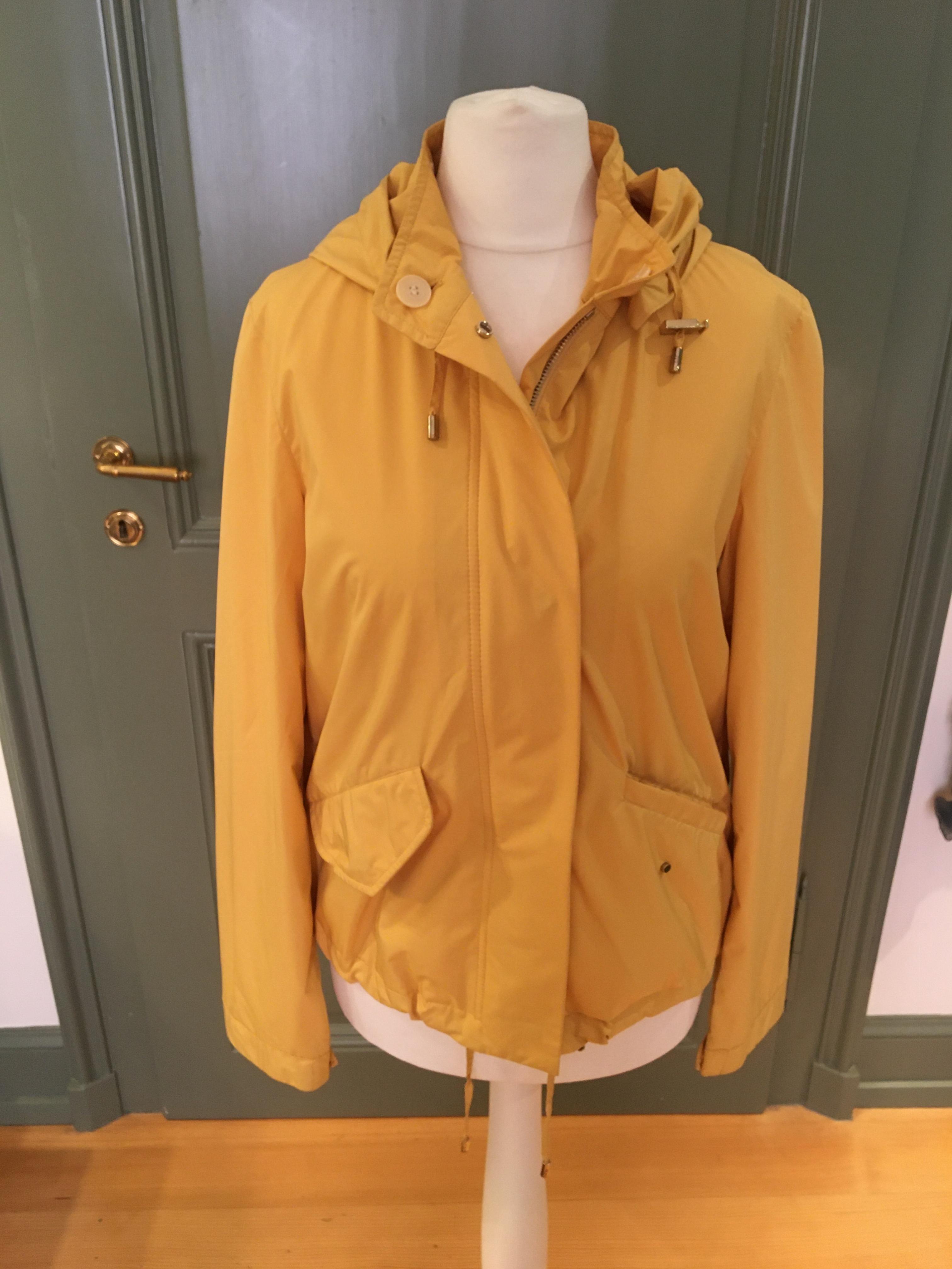 Preowned Loro Piana Yellow Hooded Rain Jacket Size XS stormsystem