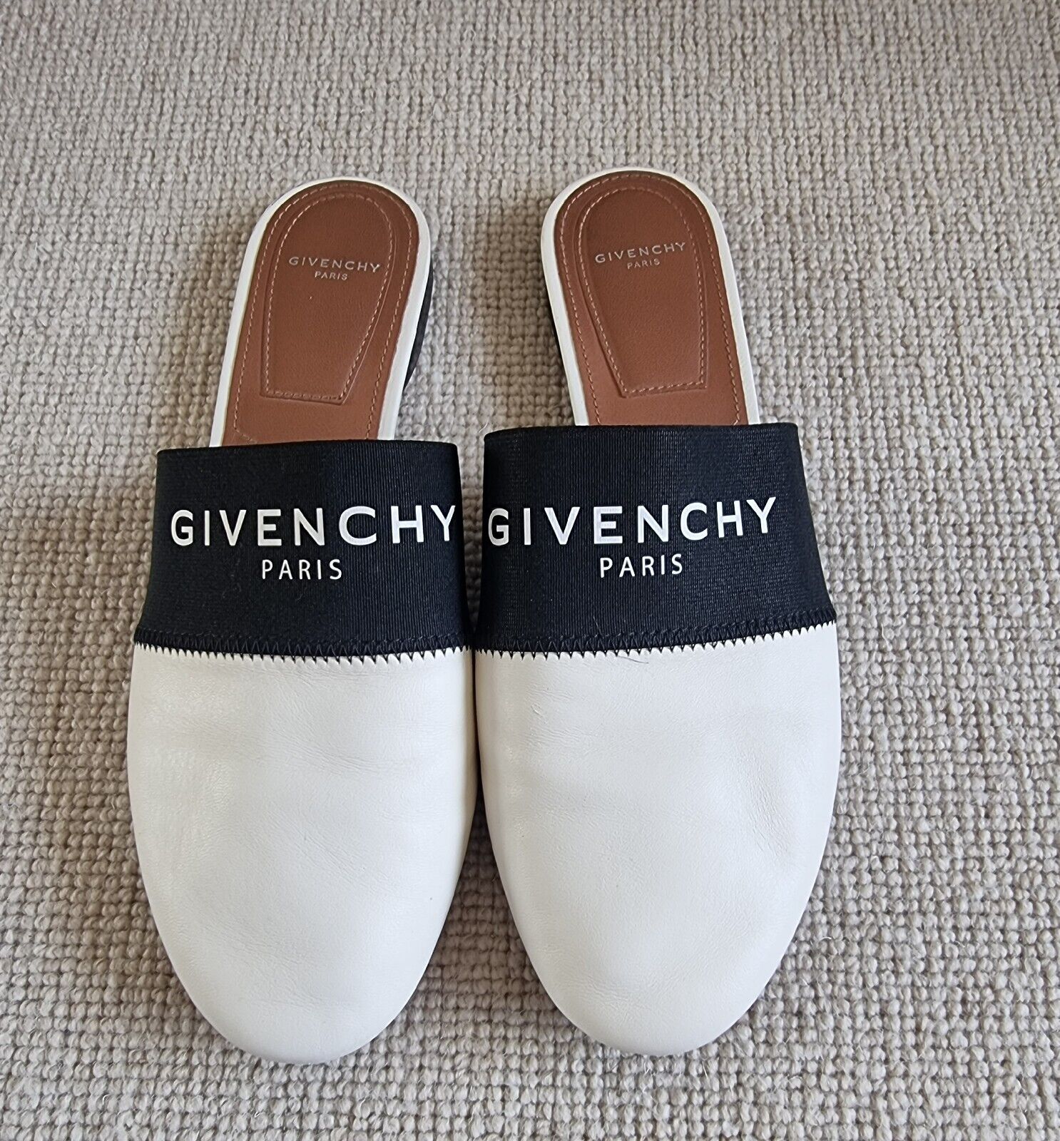 Preowned Givenchy Bedford Logo Printed Mules Size 38 ivory/black leather