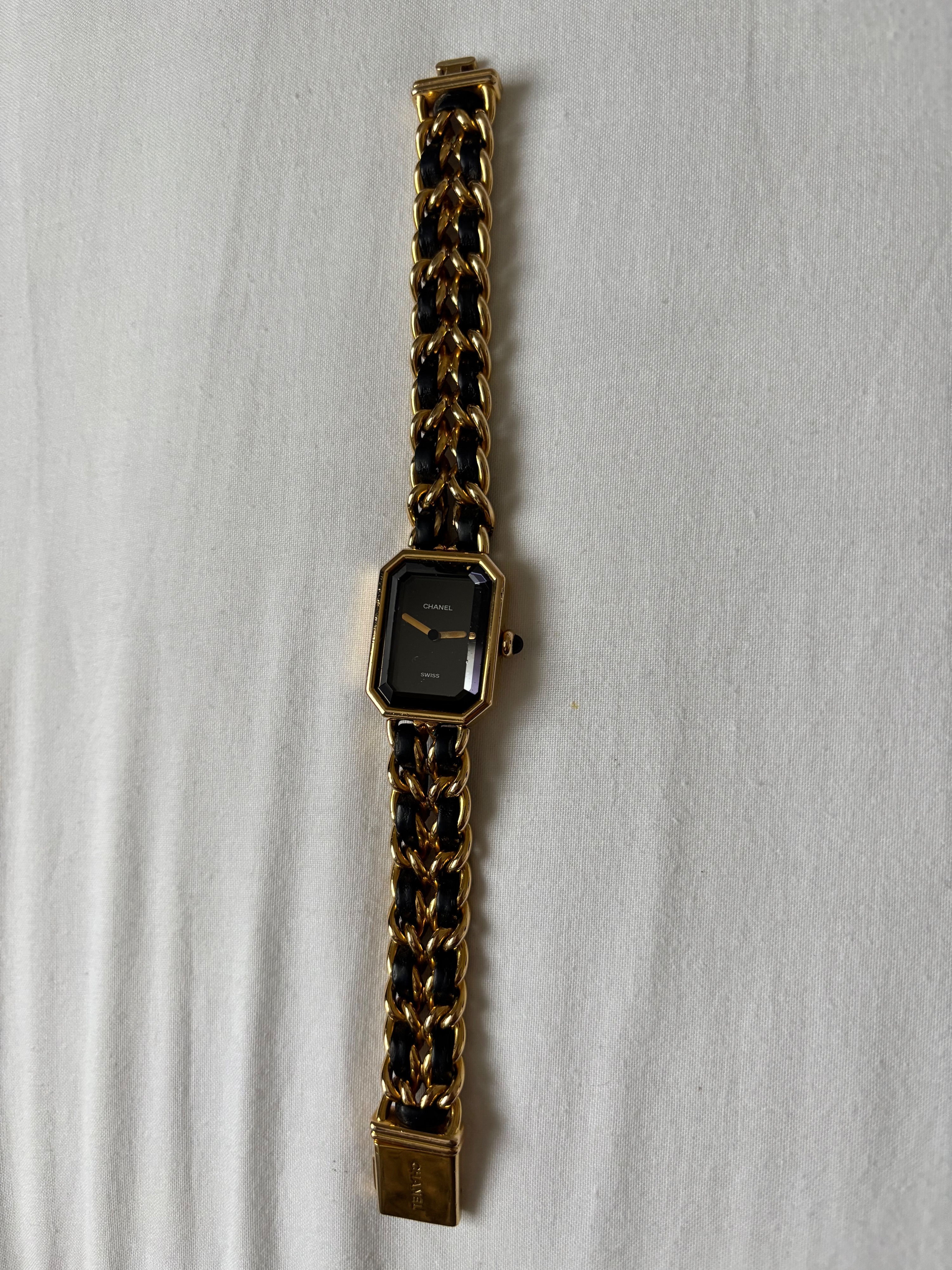 Preowned Chanel Gold Tone Vintage Premiere Watch Size L Black and gold plated metal