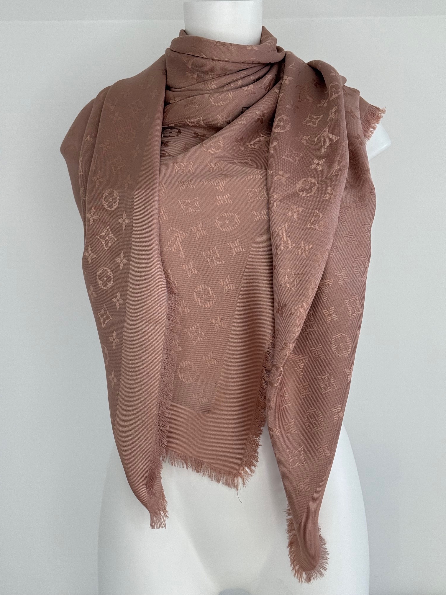 Louis Vuitton Monogram Silk Blend Shawl Kraft silk/wool