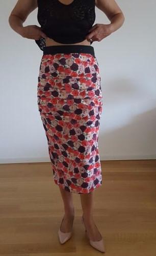 Preowned Dolce  Gabbana silk skirt Size S Red