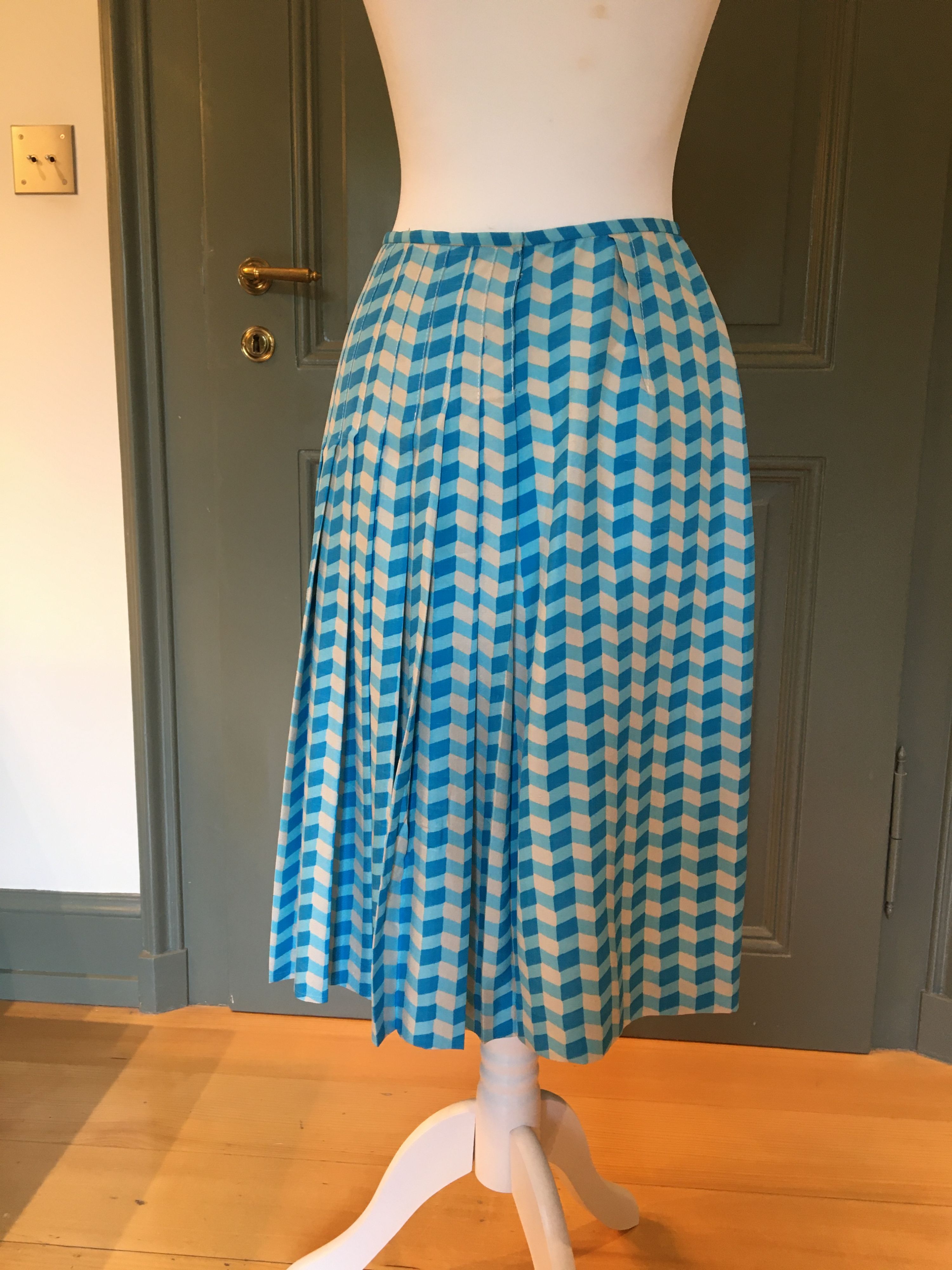 Preowned Bottega Veneta Turquoise Silk Pleat Detail Midi Skirt Size S