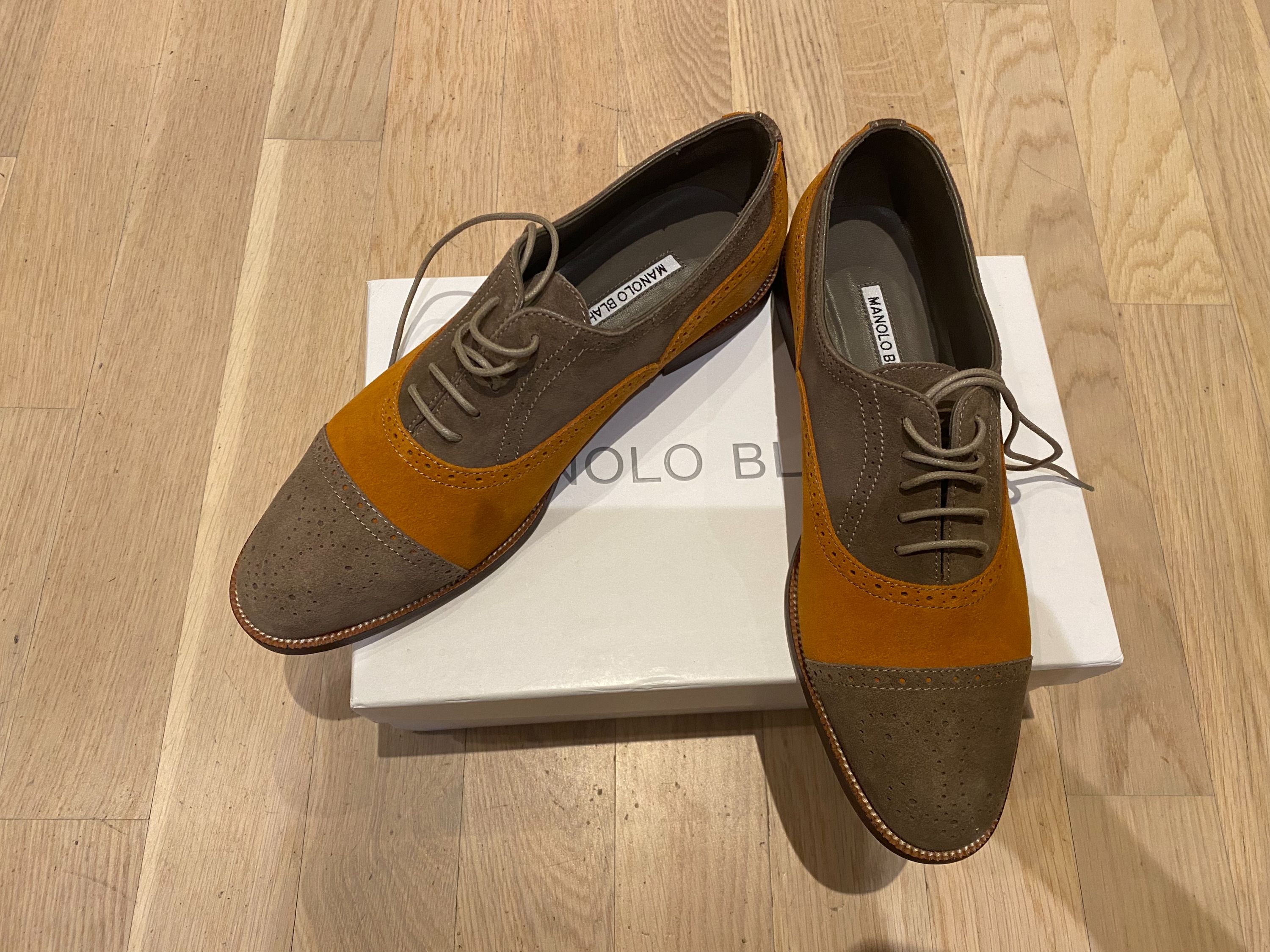 Manolo Blahnik Suede Oxford Brogues Size 40 Tan/Brown leather/suede