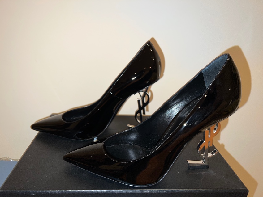 Saint Laurent Black Patent Opyum Heeled Pumps Size 375 leather