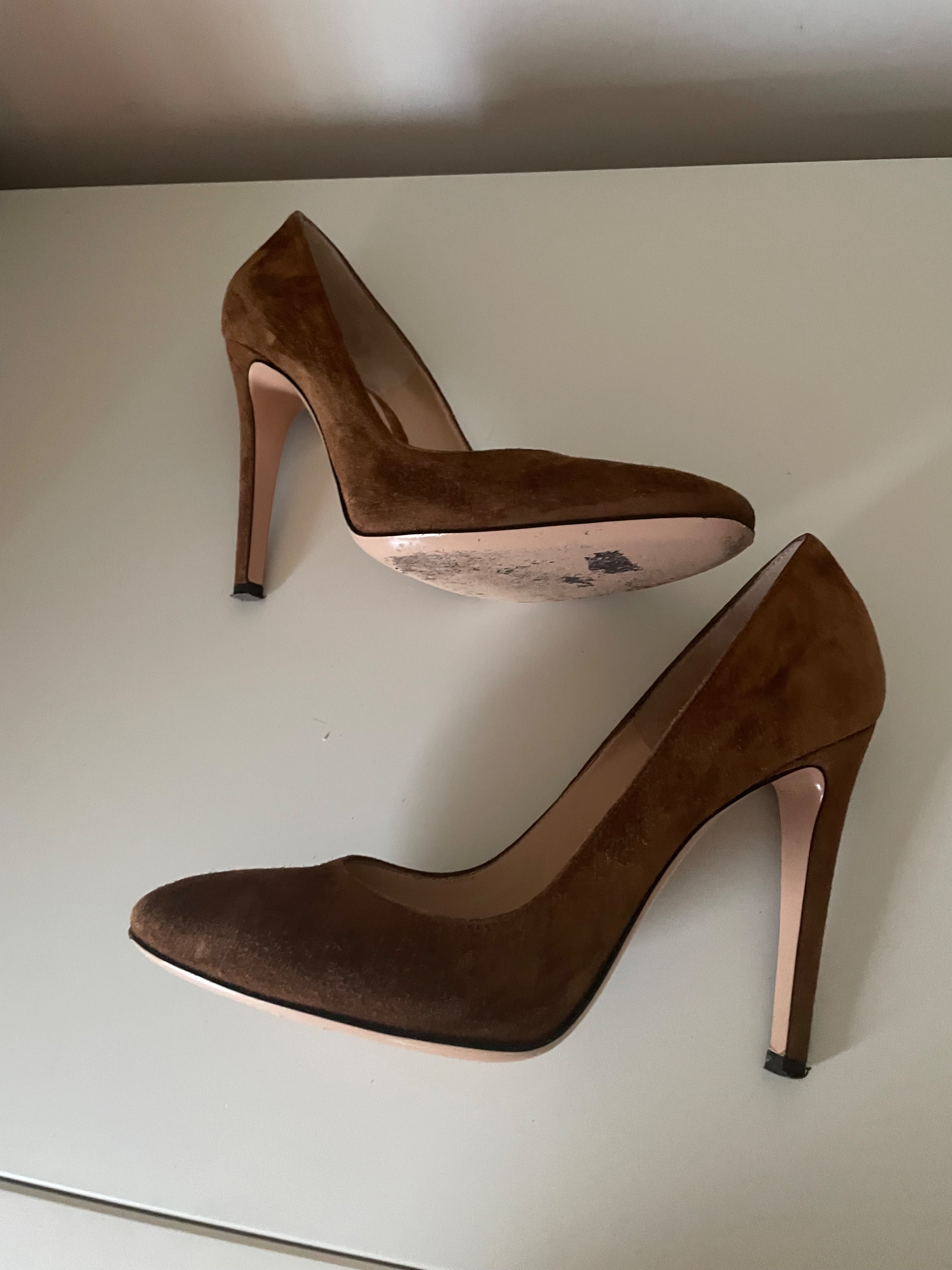 Preowned Gianvito Rossi Brown Suede Round Toe Heels Size 375 Camel / tan