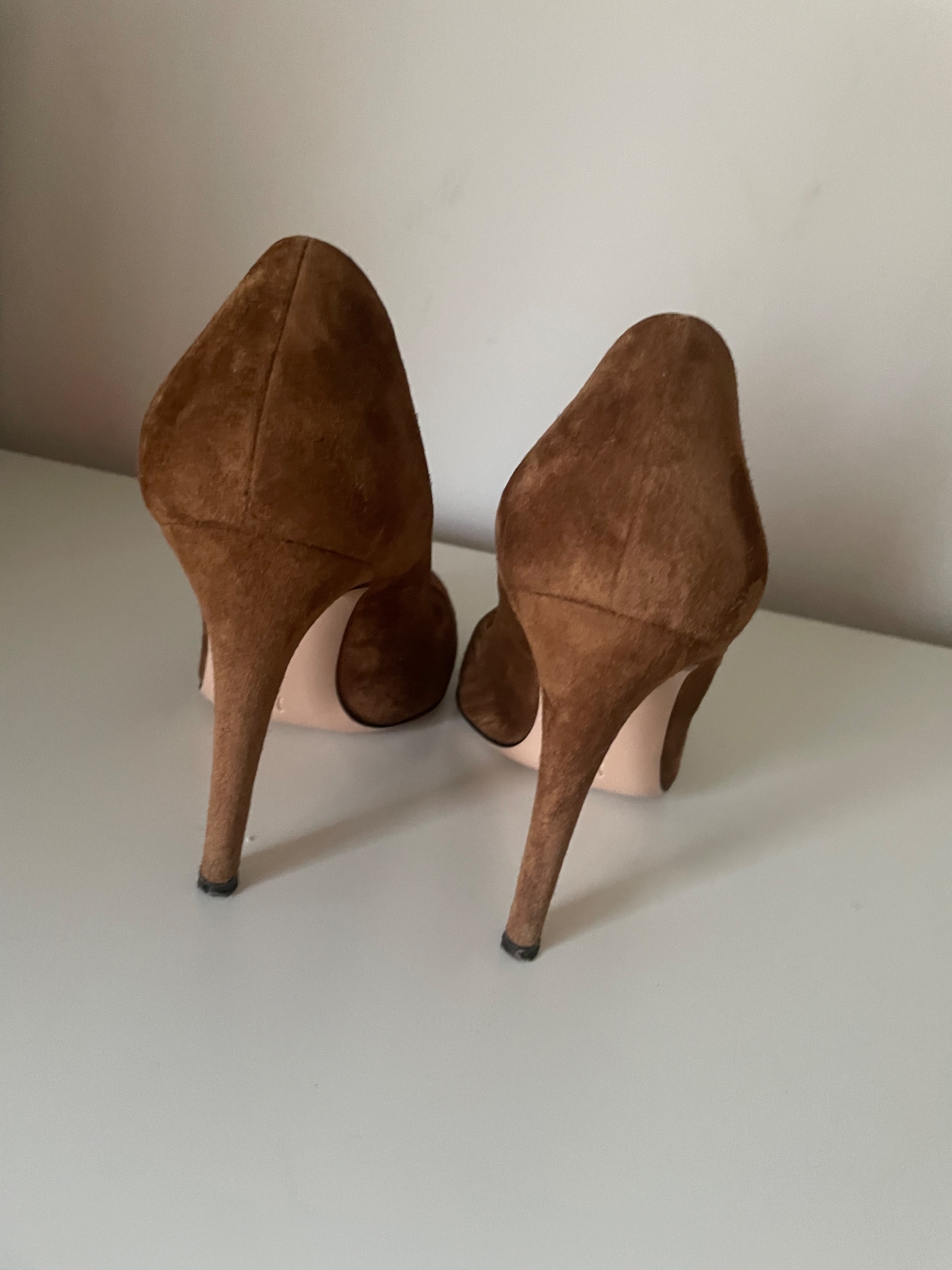 Preowned Gianvito Rossi Brown Suede Round Toe Heels Size 375 Camel / tan