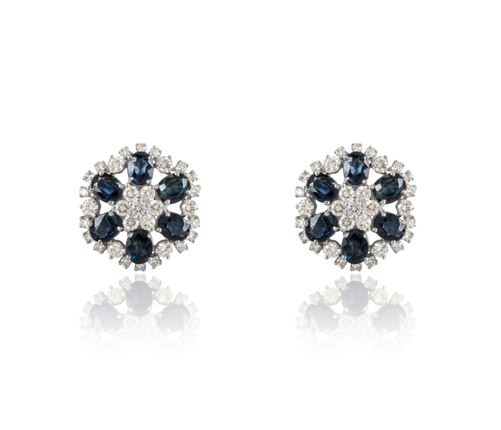 18ct white diamond  sapphire stud earrings Blue white diamond/sapphire/diamond