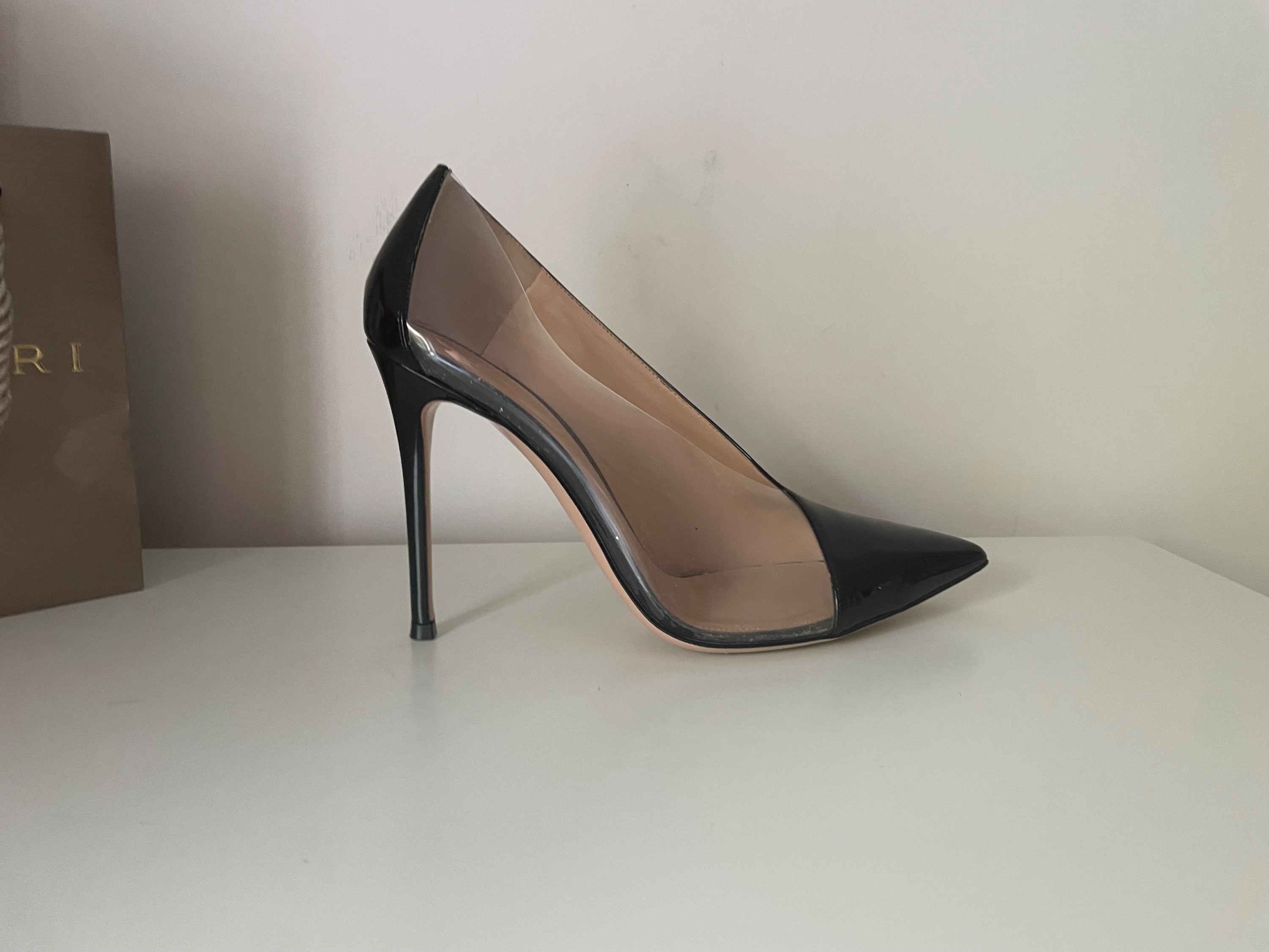 Preowned Gianvito Rossi Black Patent And Perspex Pumps Size 40 patent leather