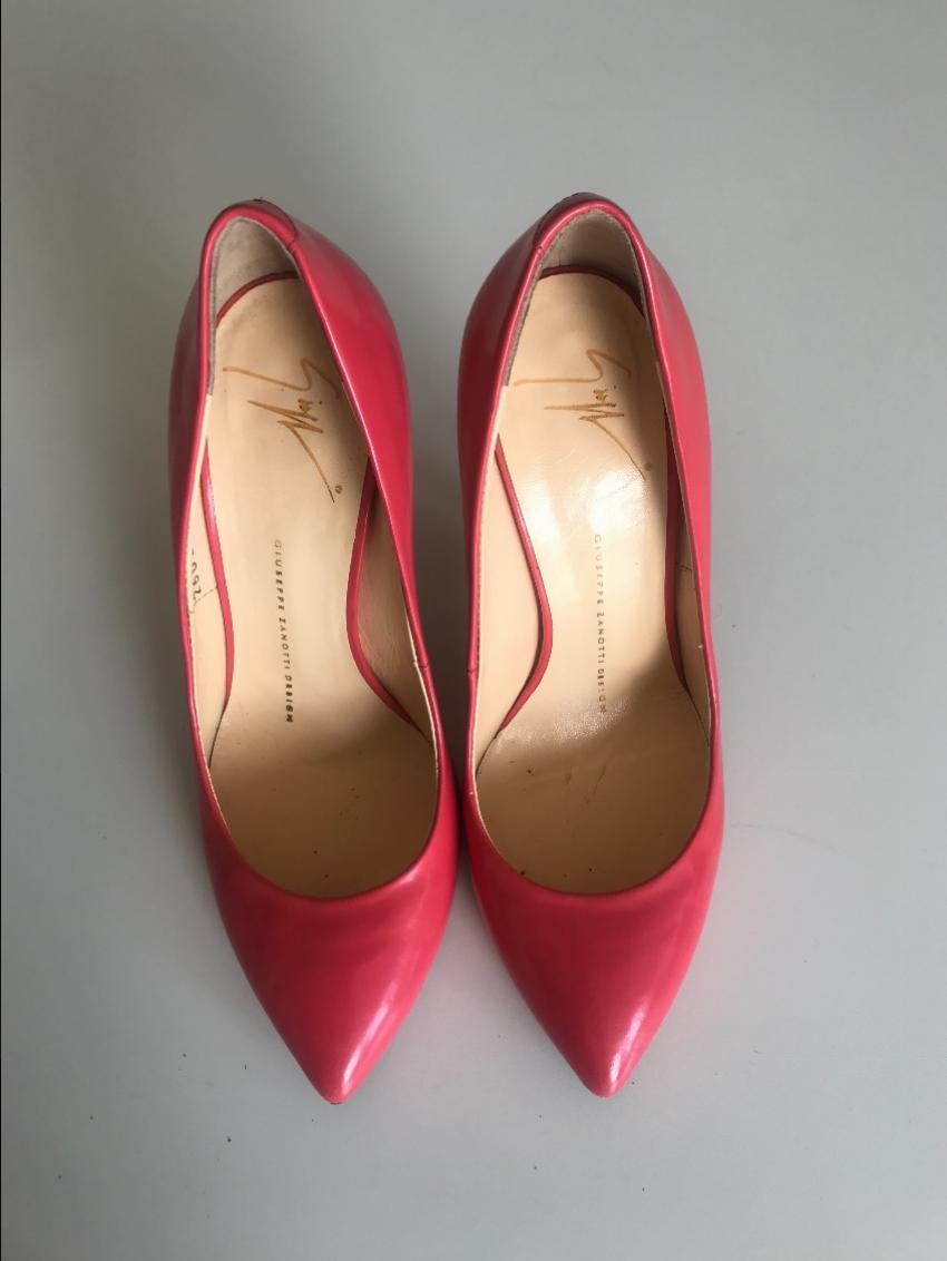 Preowned Giuseppe Zanotti Pink Pumps Size 36 leather