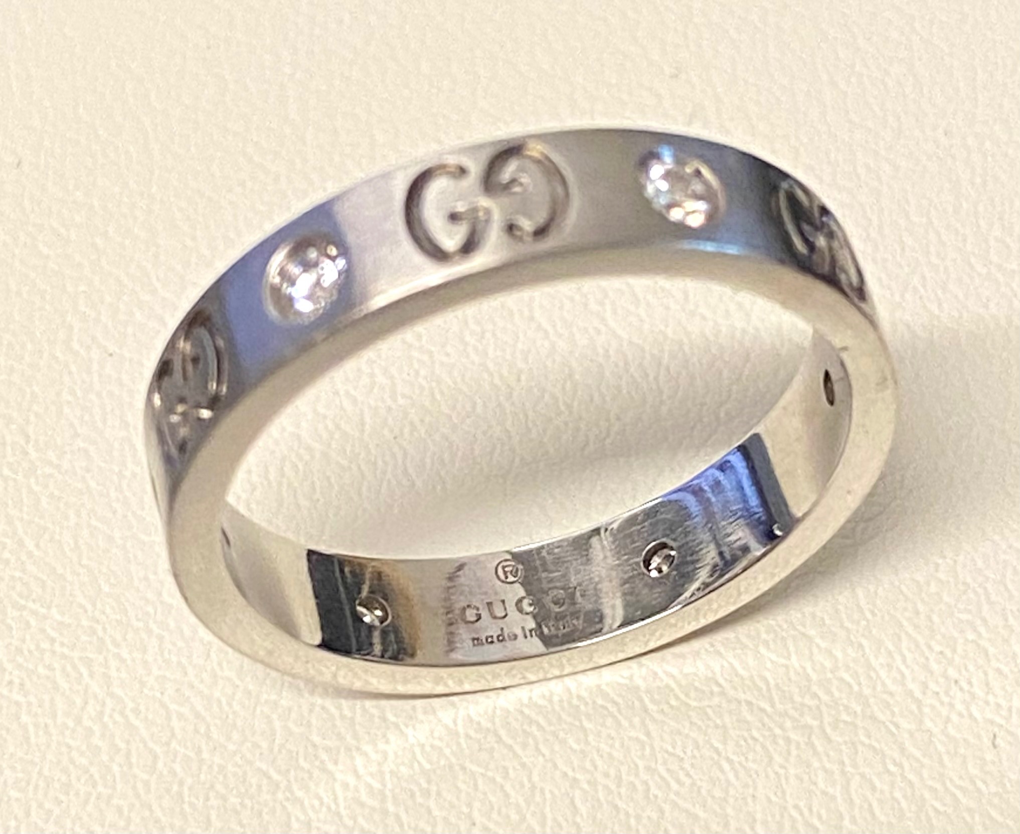 Gucci Icon 18ct White Gold Diamond Band Ring