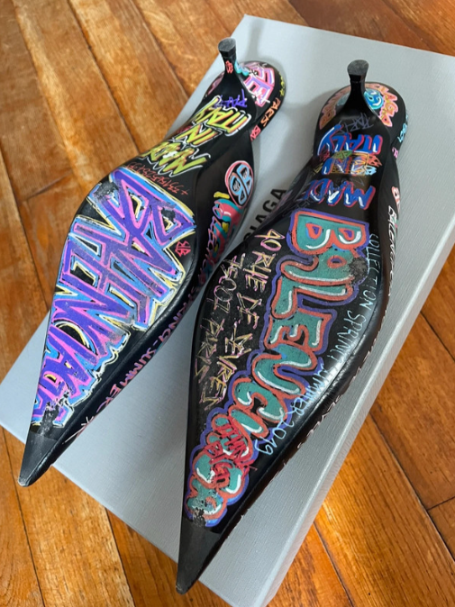 Preowned Balenciaga Graffiti Knife Leather Mules Size 39 Black , Multi