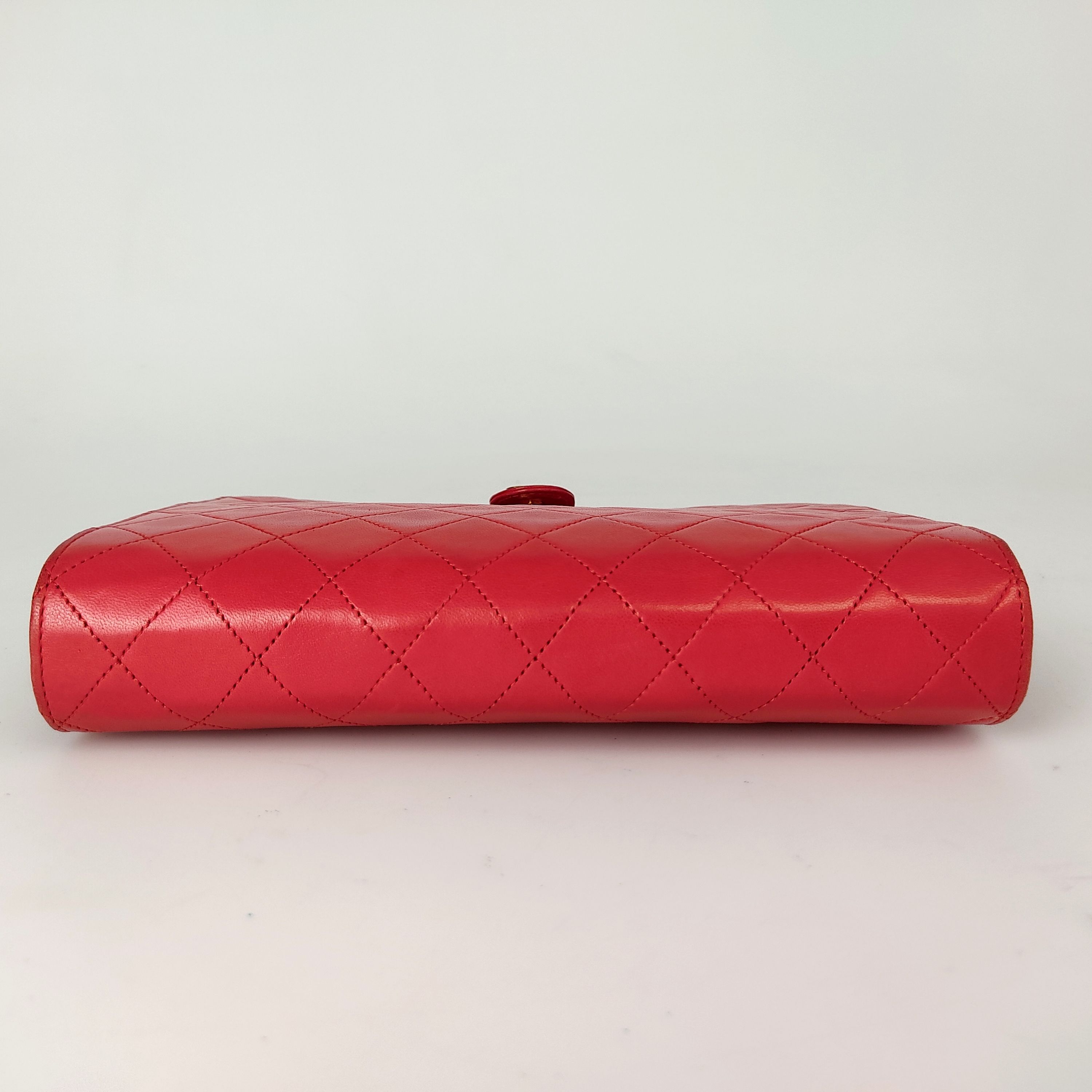 Preowned Chanel Vintage red leather quilted bag Rosso