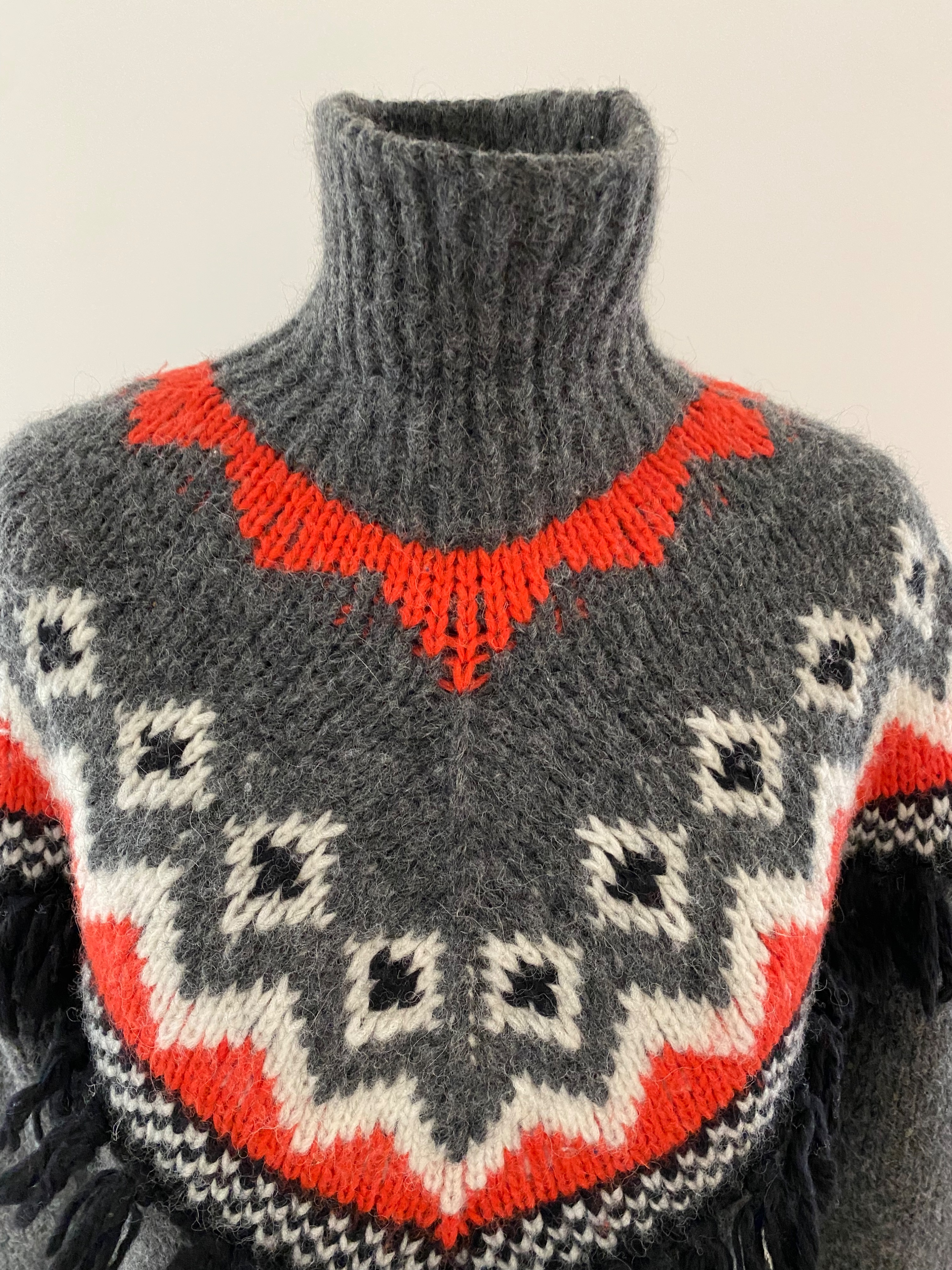 Moncler intarsia patterned fringed jumper Size S Grey  Orange  Black wool