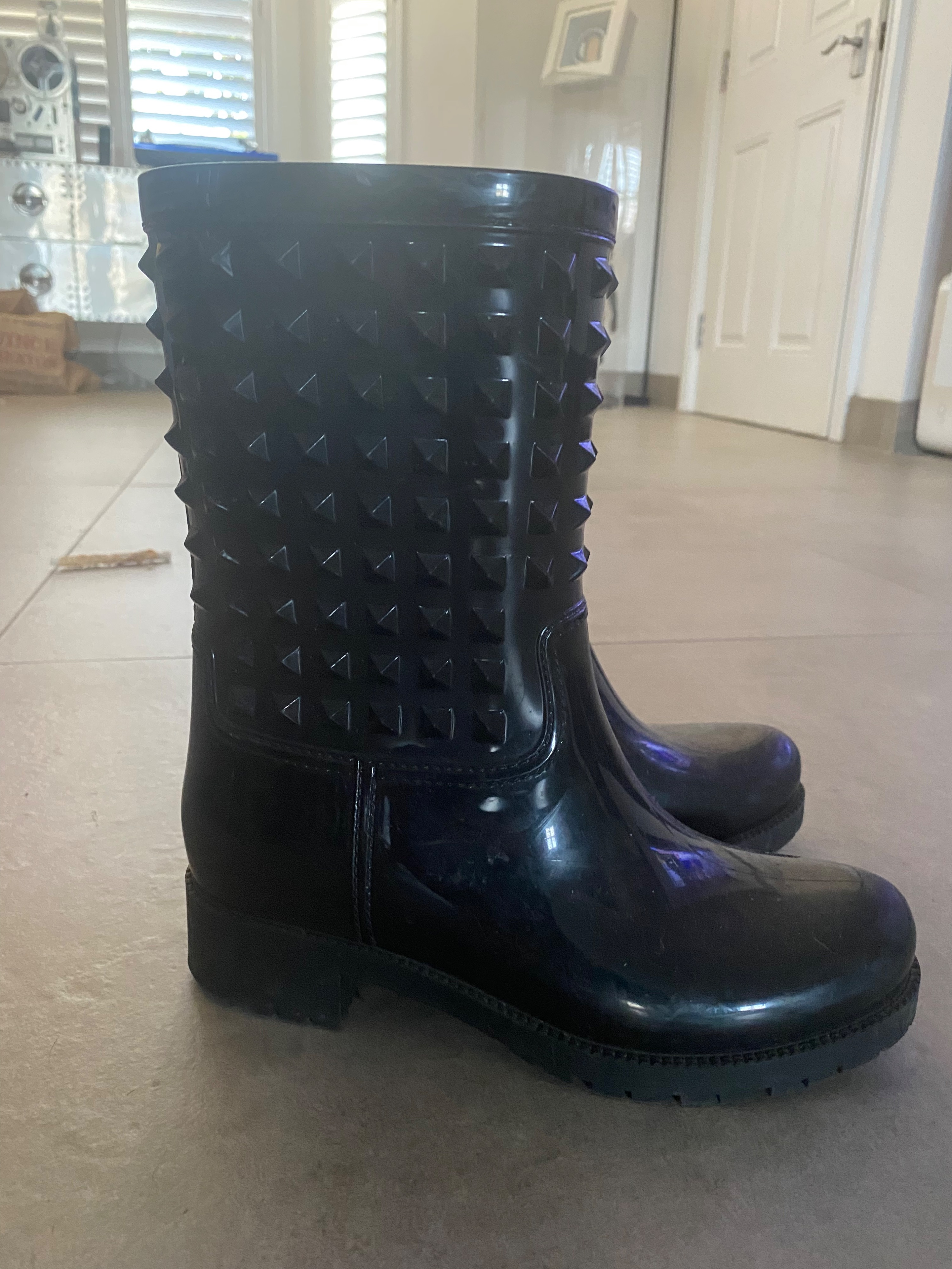 Preowned Valentino black rubber Rockstud long rain boots Size 37