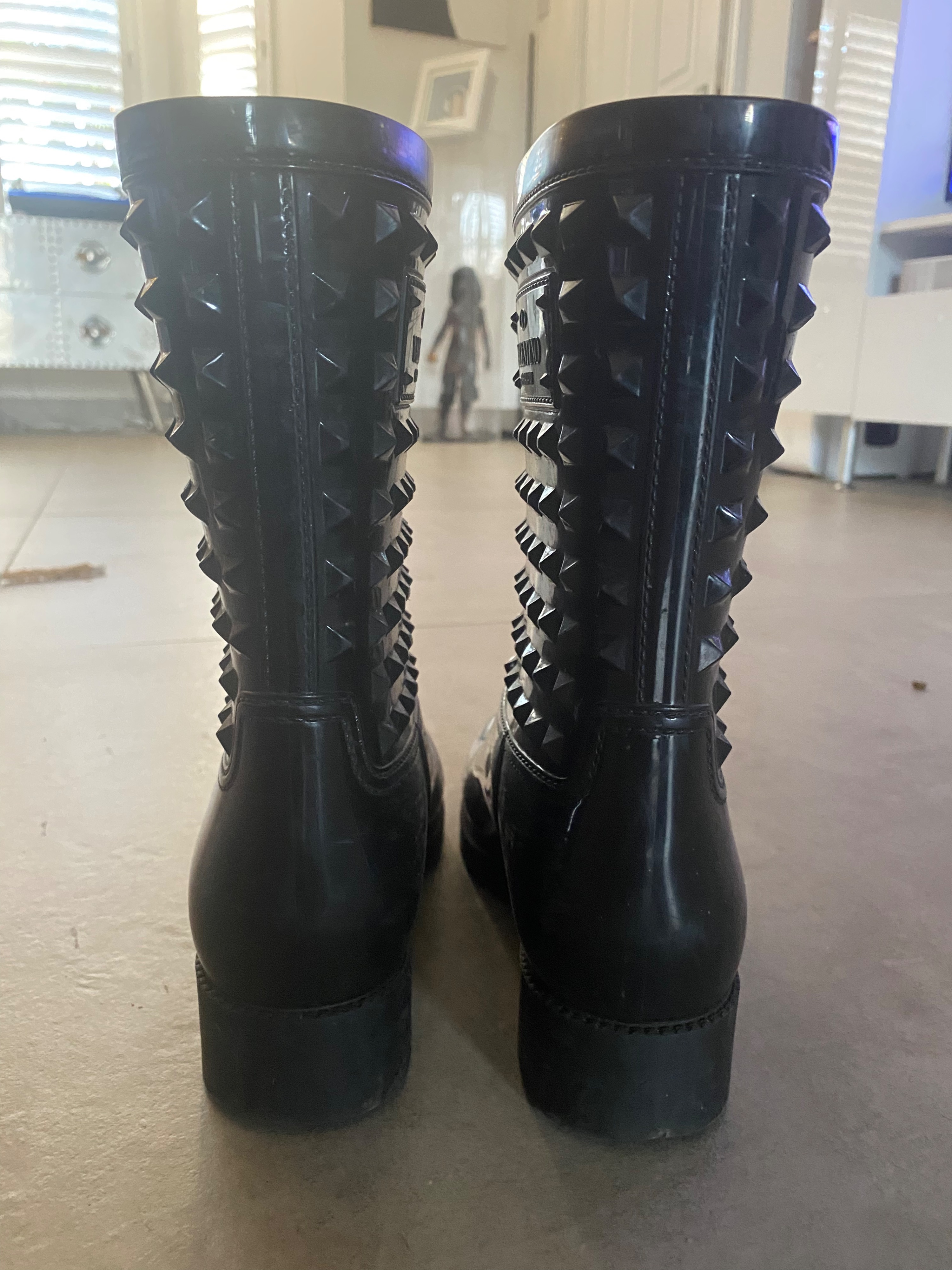 Preowned Valentino black rubber Rockstud long rain boots Size 37