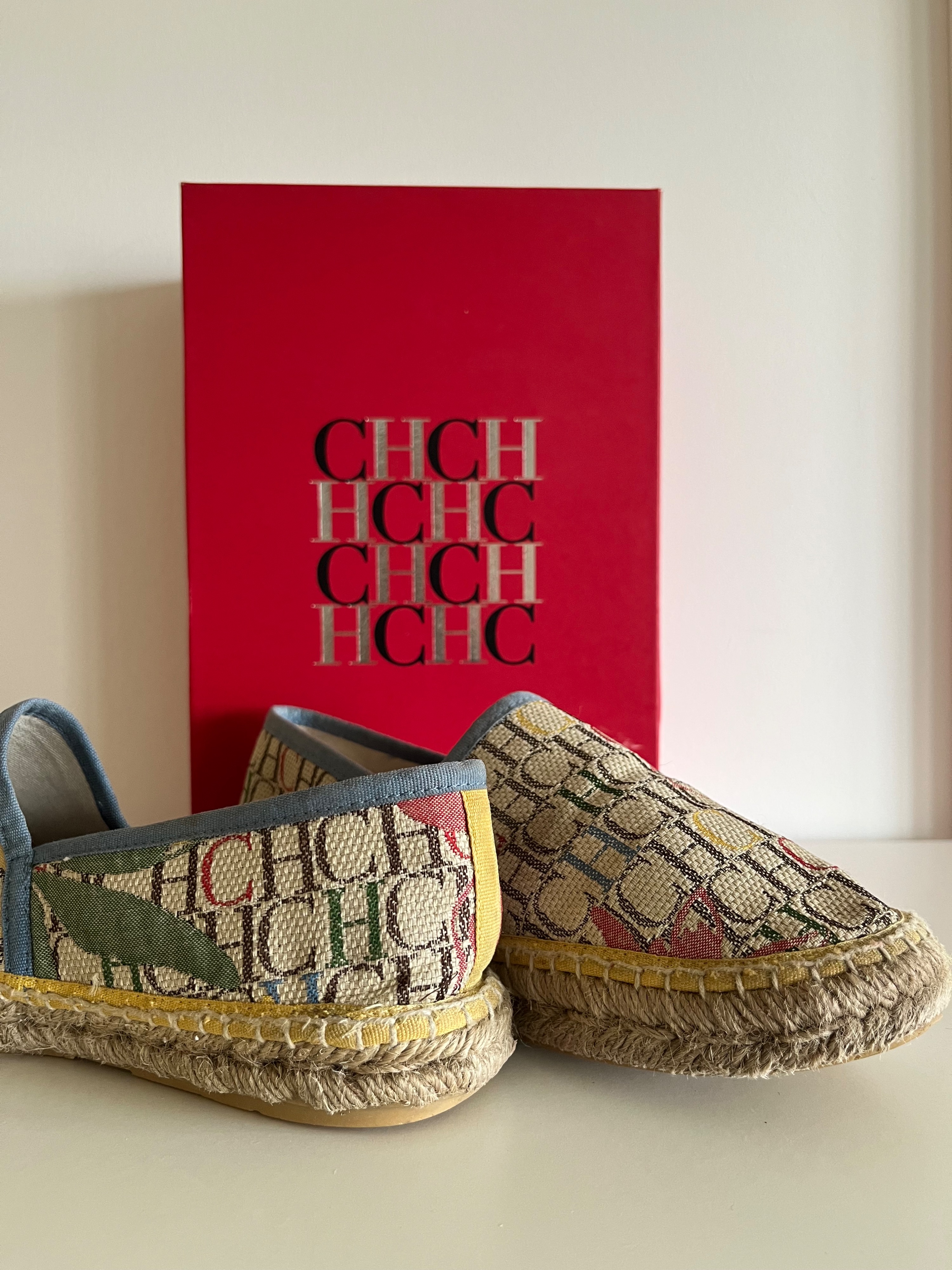 Preowned Carolina Herrera Logo Printed Multicoloured Espadrilles Size 40 Yellow cloth