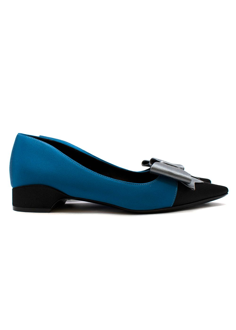 Preowned Fabrizio Viti bicolour satin bow front flat pumps Size 36 Blue