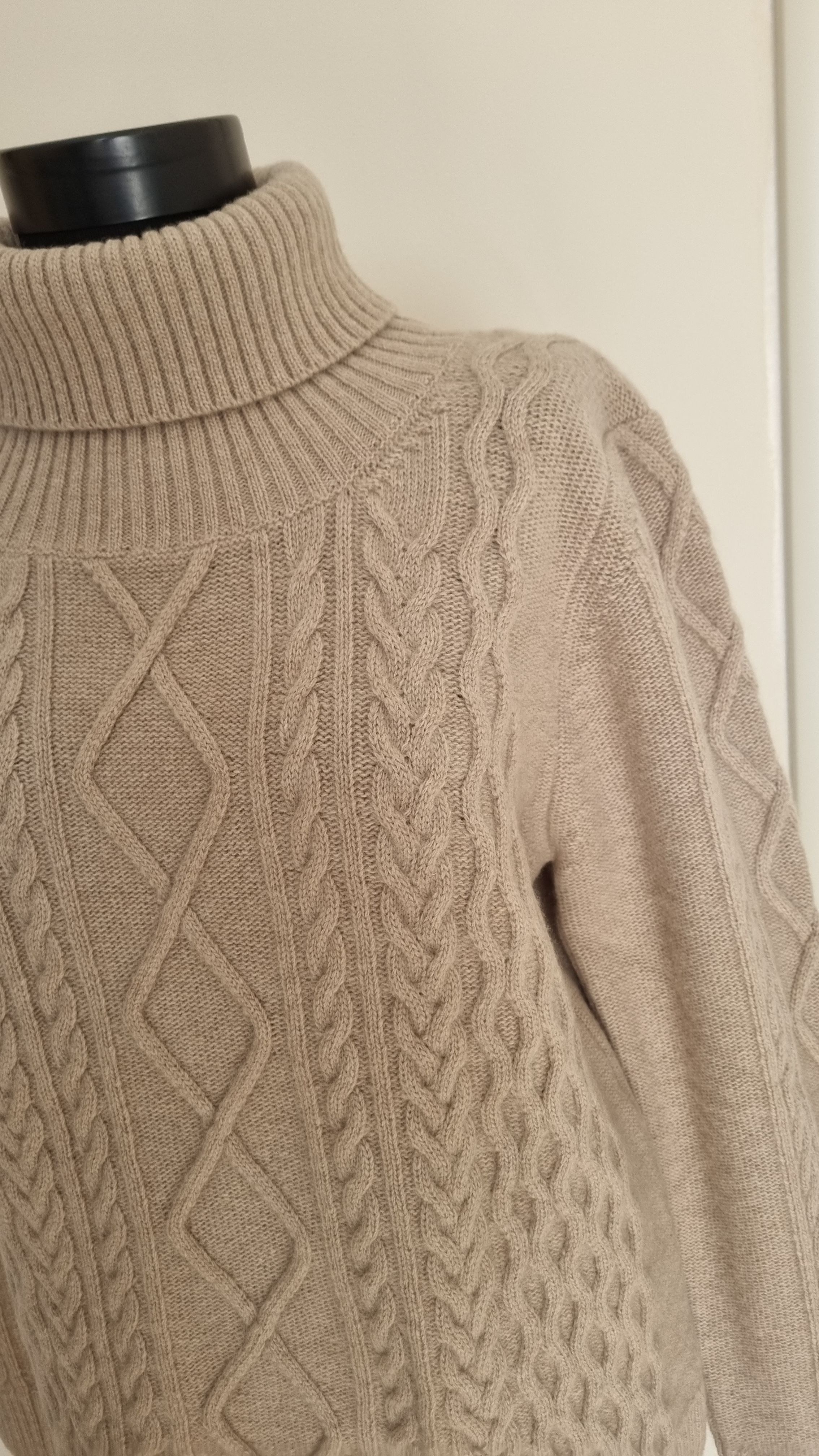 Max Mara Beige Turtleneck Wool Jumper Size M sand