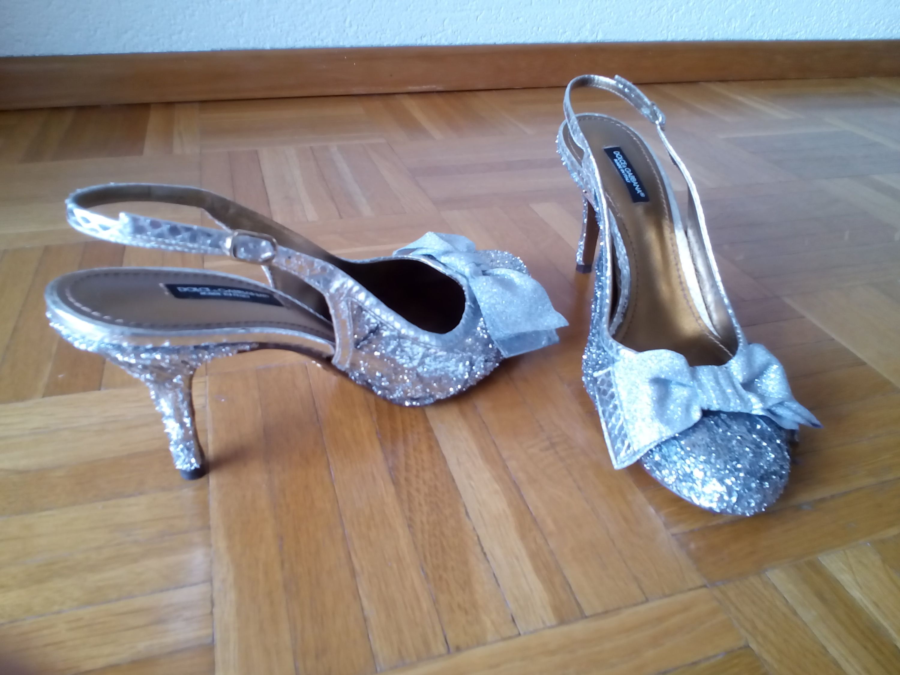 Preowned Dolce  Gabbana Silver lurex slingback heeled pumps Size 38 eel