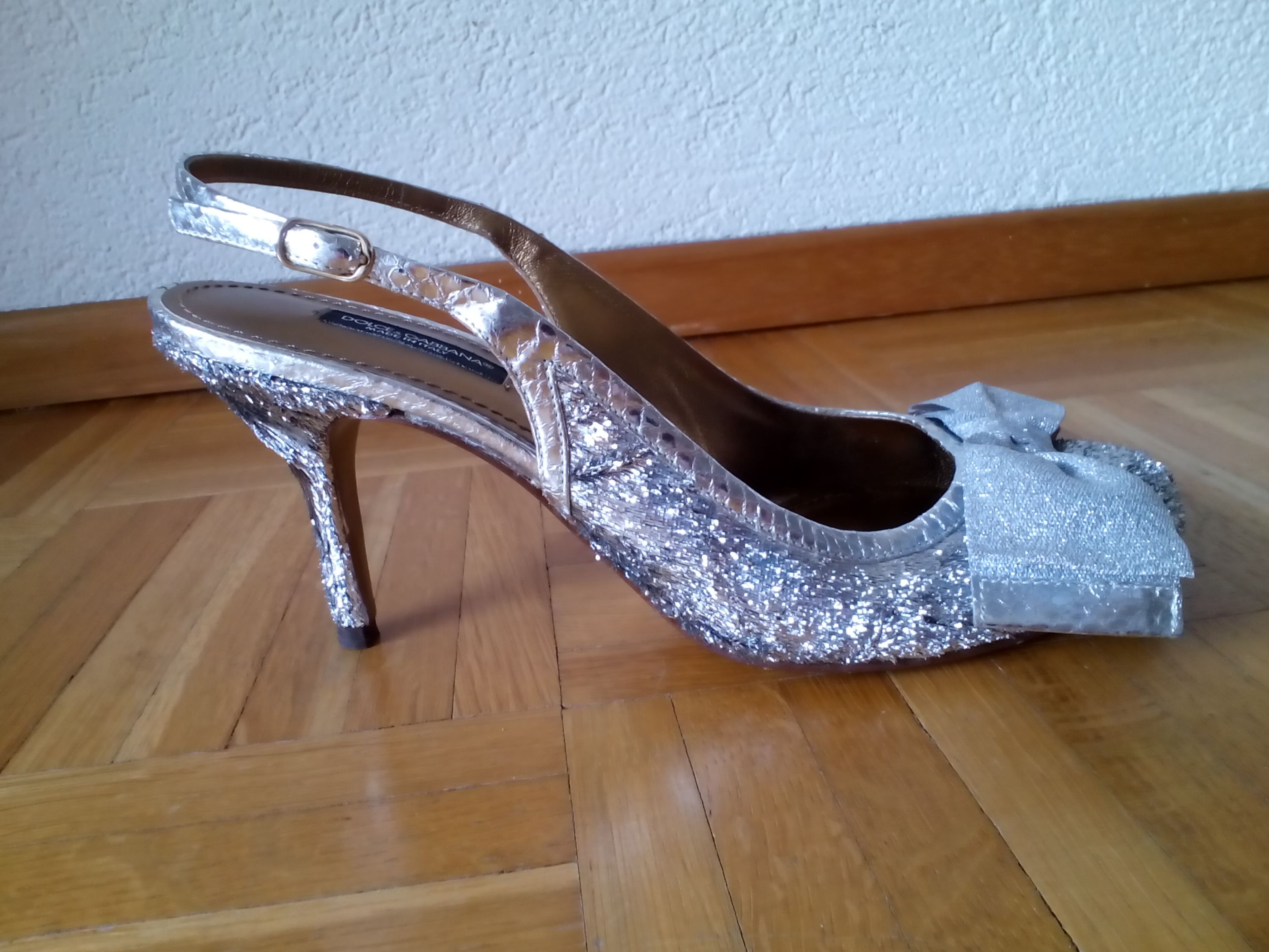 Preowned Dolce  Gabbana Silver lurex slingback heeled pumps Size 38 eel