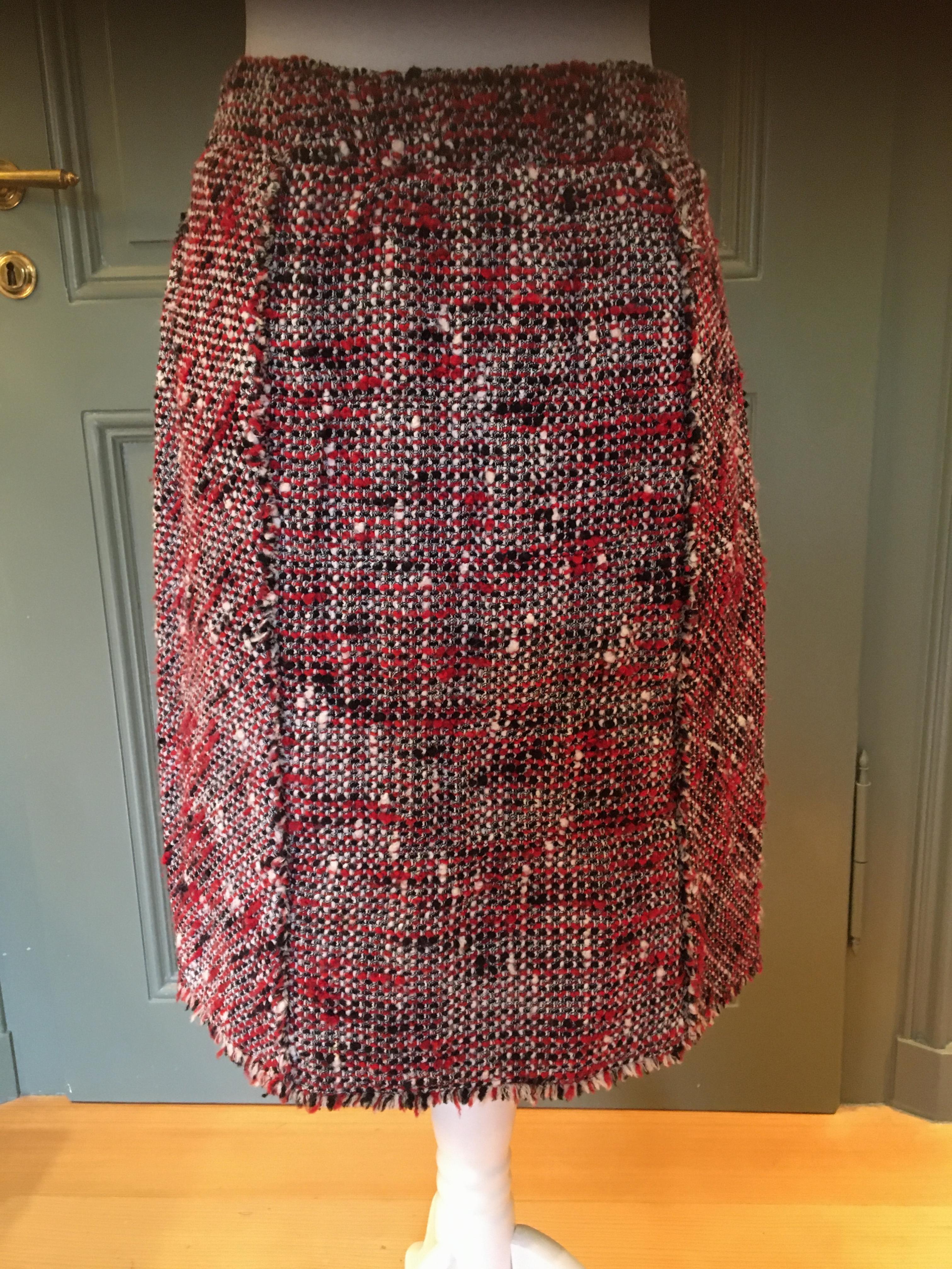 Preowned Chanel Red Cream  Black Woven Tweed Ruched Skirt Size XS Red