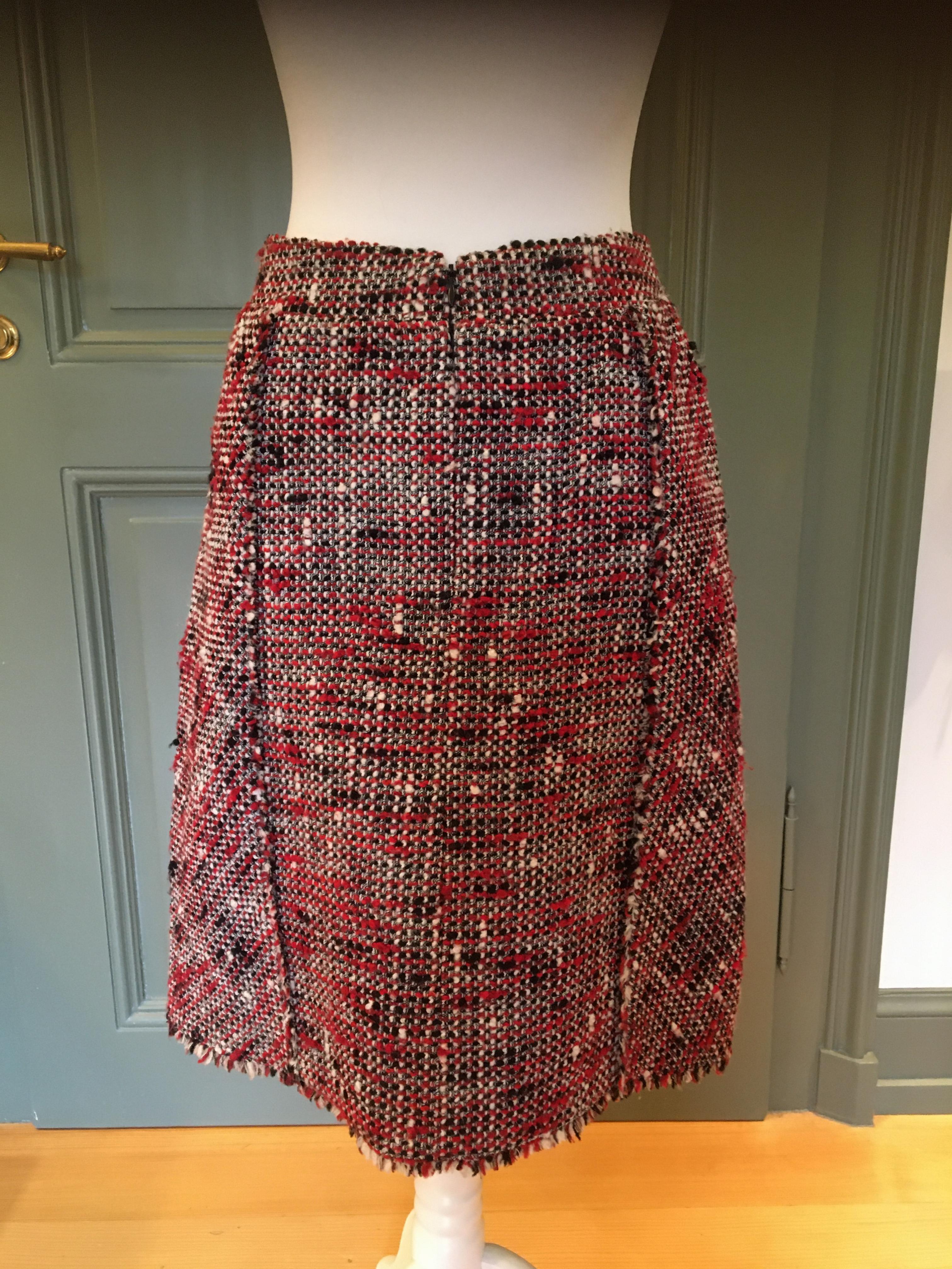 Preowned Chanel Red Cream  Black Woven Tweed Ruched Skirt Size XS Red