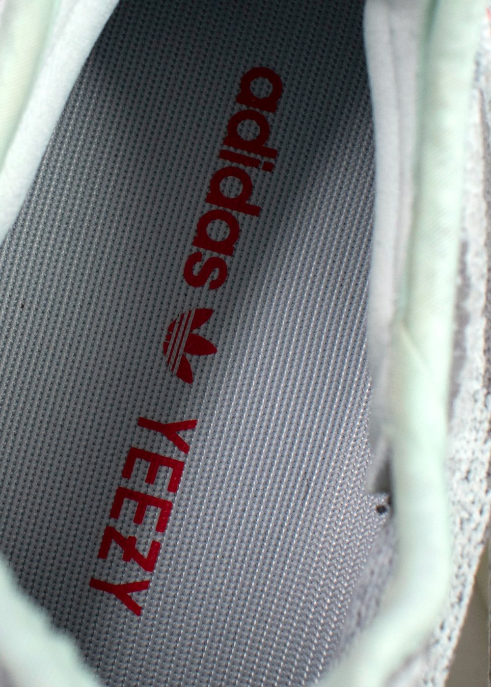 Men's Preowned Yeezy x Adidas Grey Yeezy Boost 350 V2 Sneakers Size 415 grey blue polyester