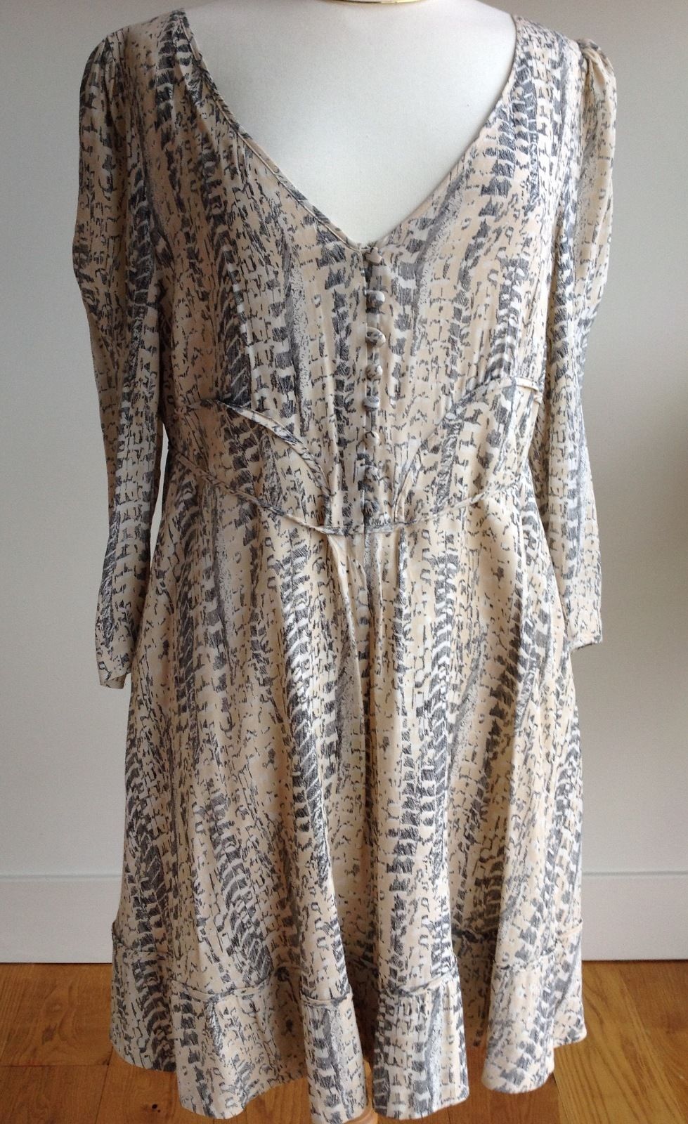 Reiss Feather Printed Dress Size S Cream viscose