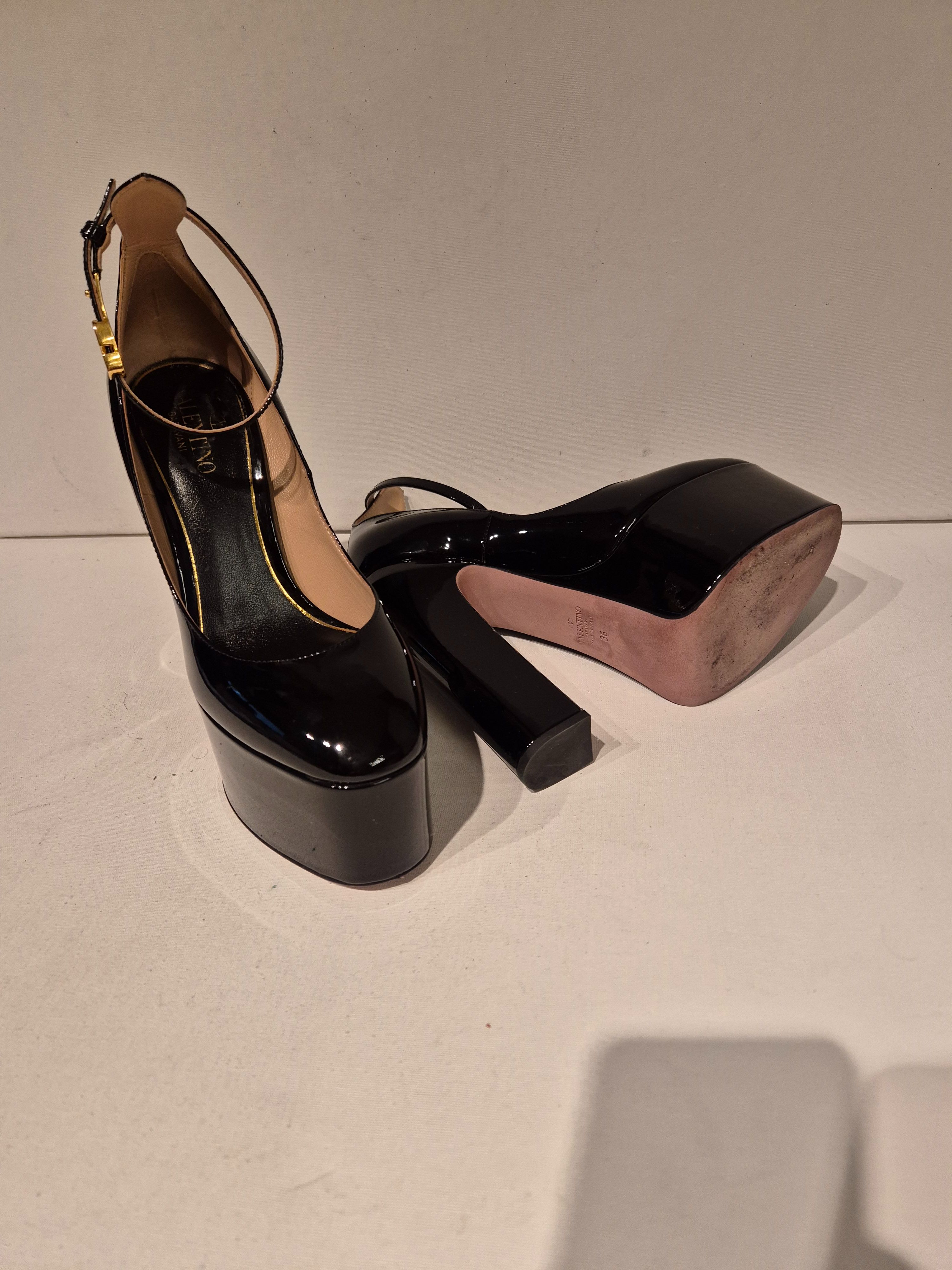 Preowned Valentino Black Patent Leather Tan Go Platform Heels Size 36