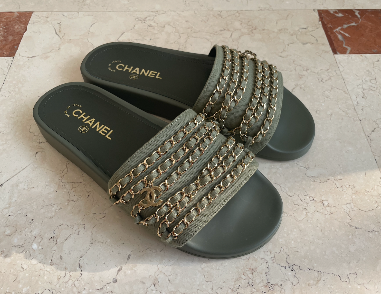 Chanel Khaki Tropiconic Chain Slides Size 40 Olive Green cotton/leather/rubber