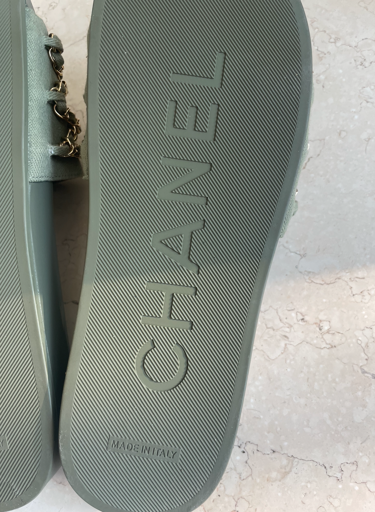 Chanel Khaki Tropiconic Chain Slides Size 40 Olive Green cotton/leather/rubber