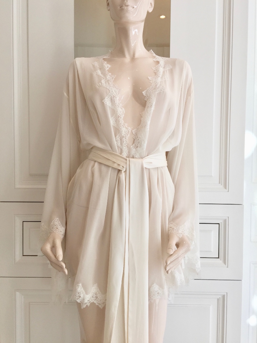 Lucile Couture Ivory Pure Silk  Leavers Lace Bridal Robe Size S