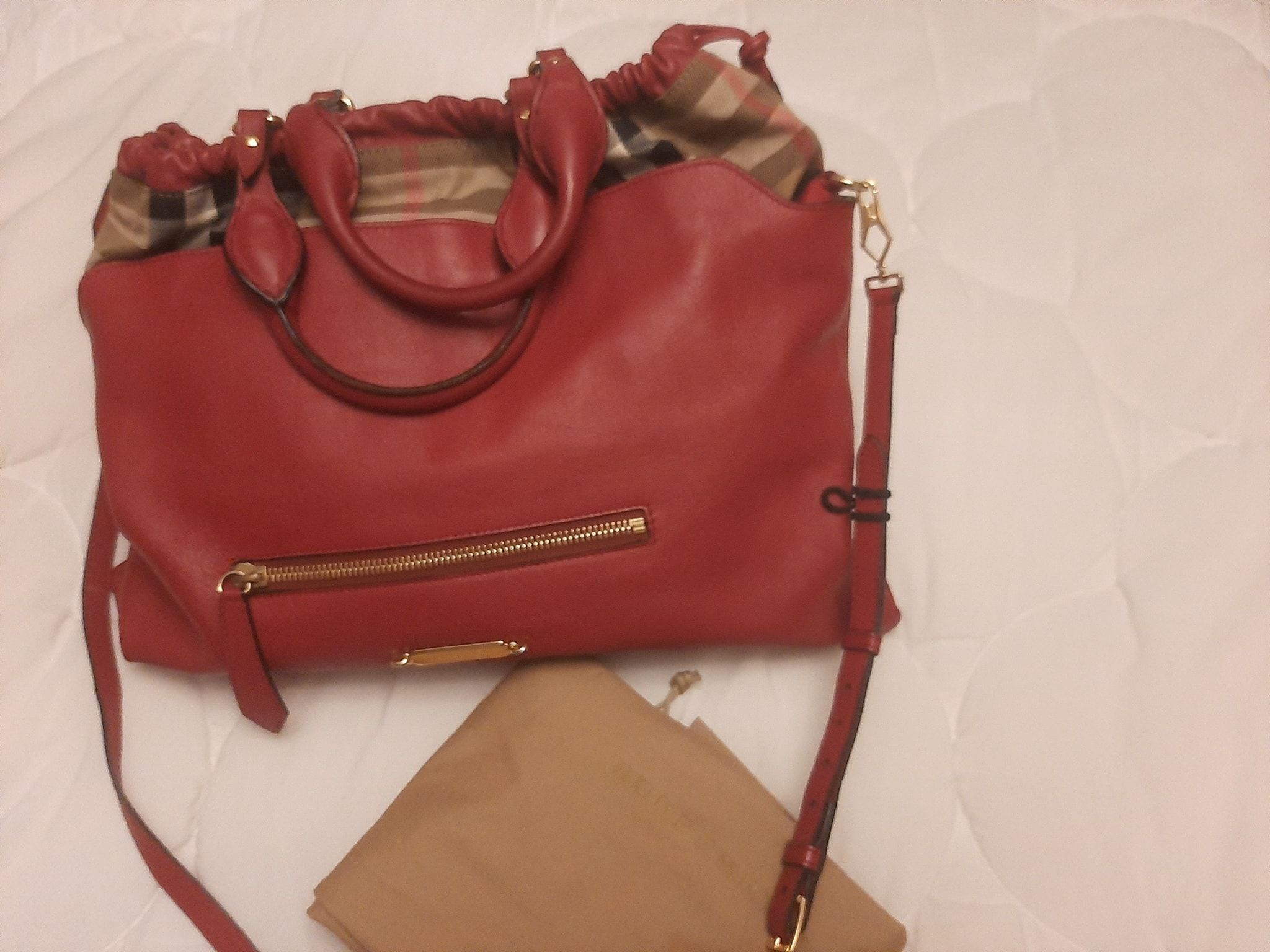 Preowned Burberry Red Leather/House Check Big Crush Bag Size L dark red leather