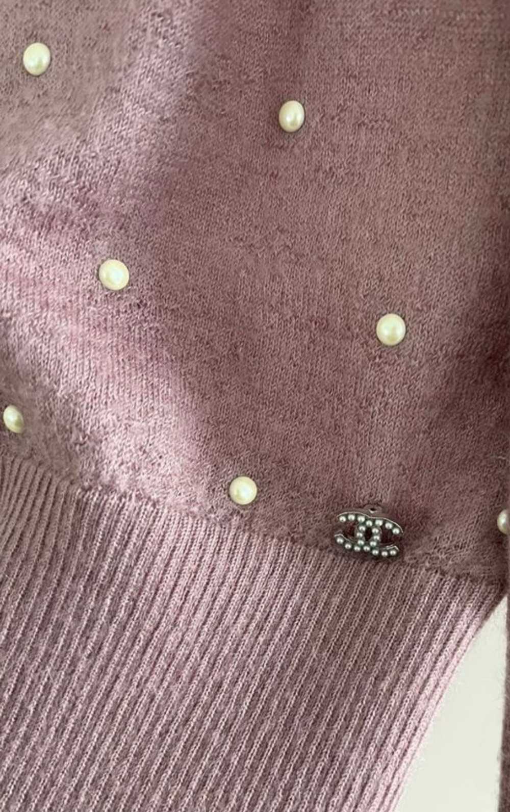 Preowned Chanel Faux Pearl Embellished Cashmere  Mohair Dusty Pink Jumper Size S dusty rose mohair/cashmere