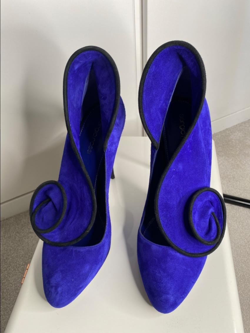 Preowned Sergio Rossi Blue Suede Swirl Pumps Size 41