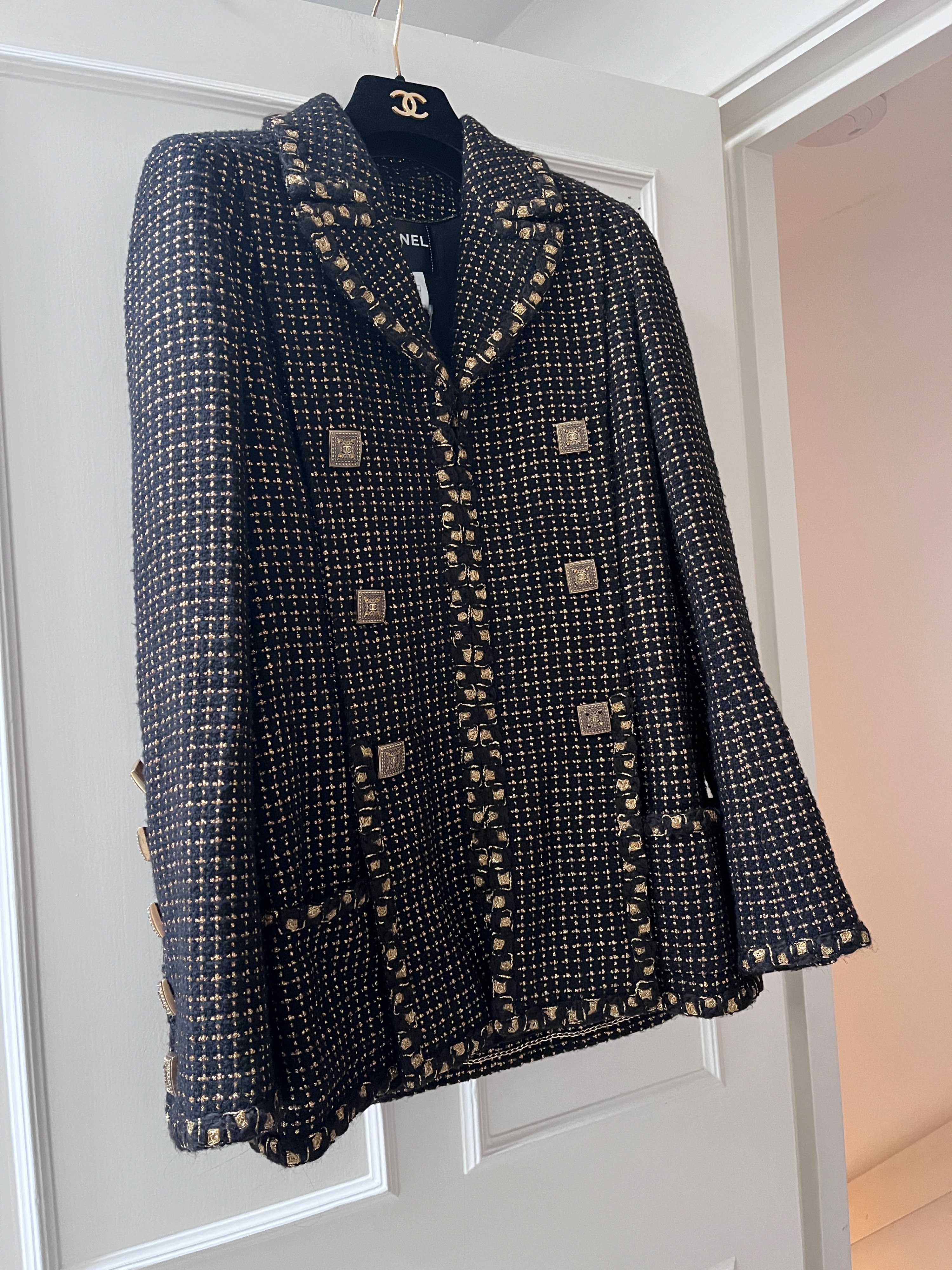 Chanel Black Single Breasted Tweed Jacket with Gold Button Detail Size S Black gold tweed see pic