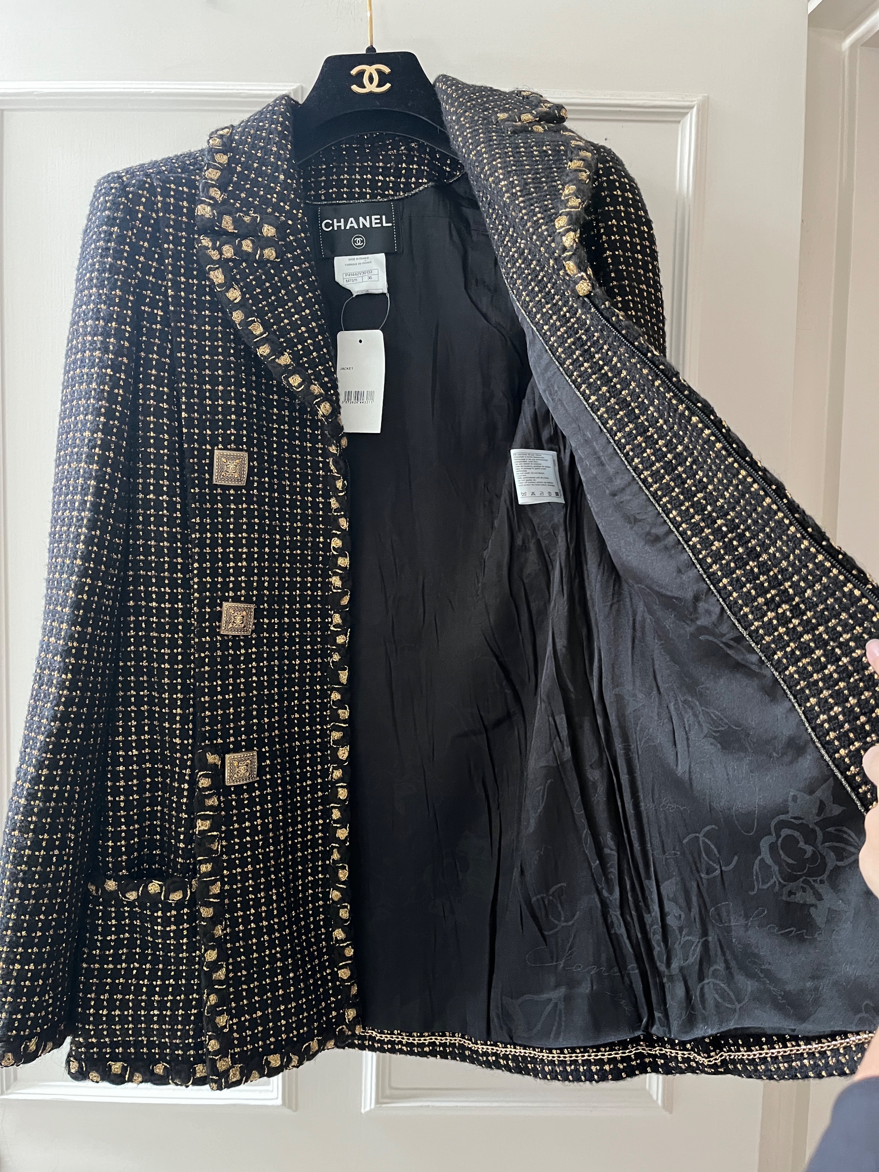 Chanel Black Single Breasted Tweed Jacket with Gold Button Detail Size S Black gold tweed see pic