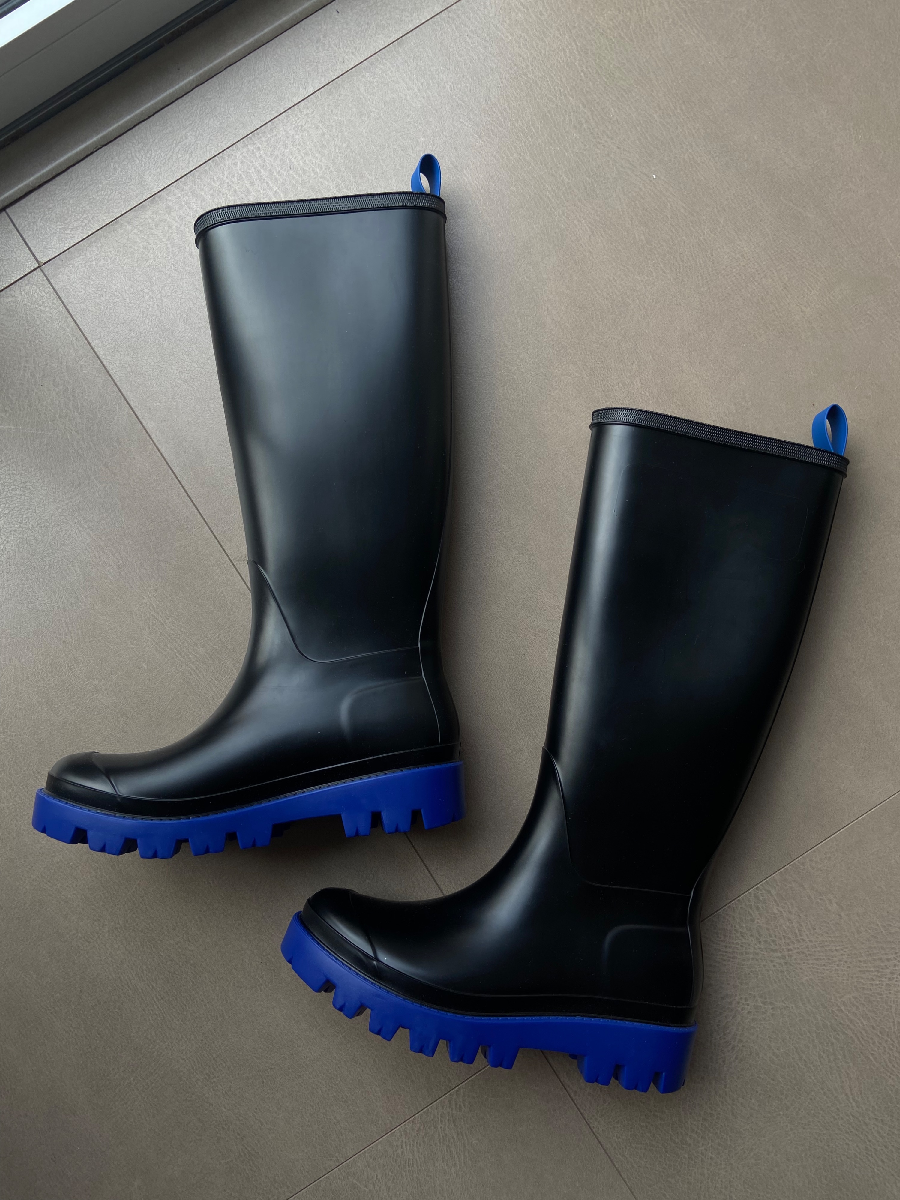 Gia Borghini 30mm Wellington Boots Size 38 Black royal blue rubber